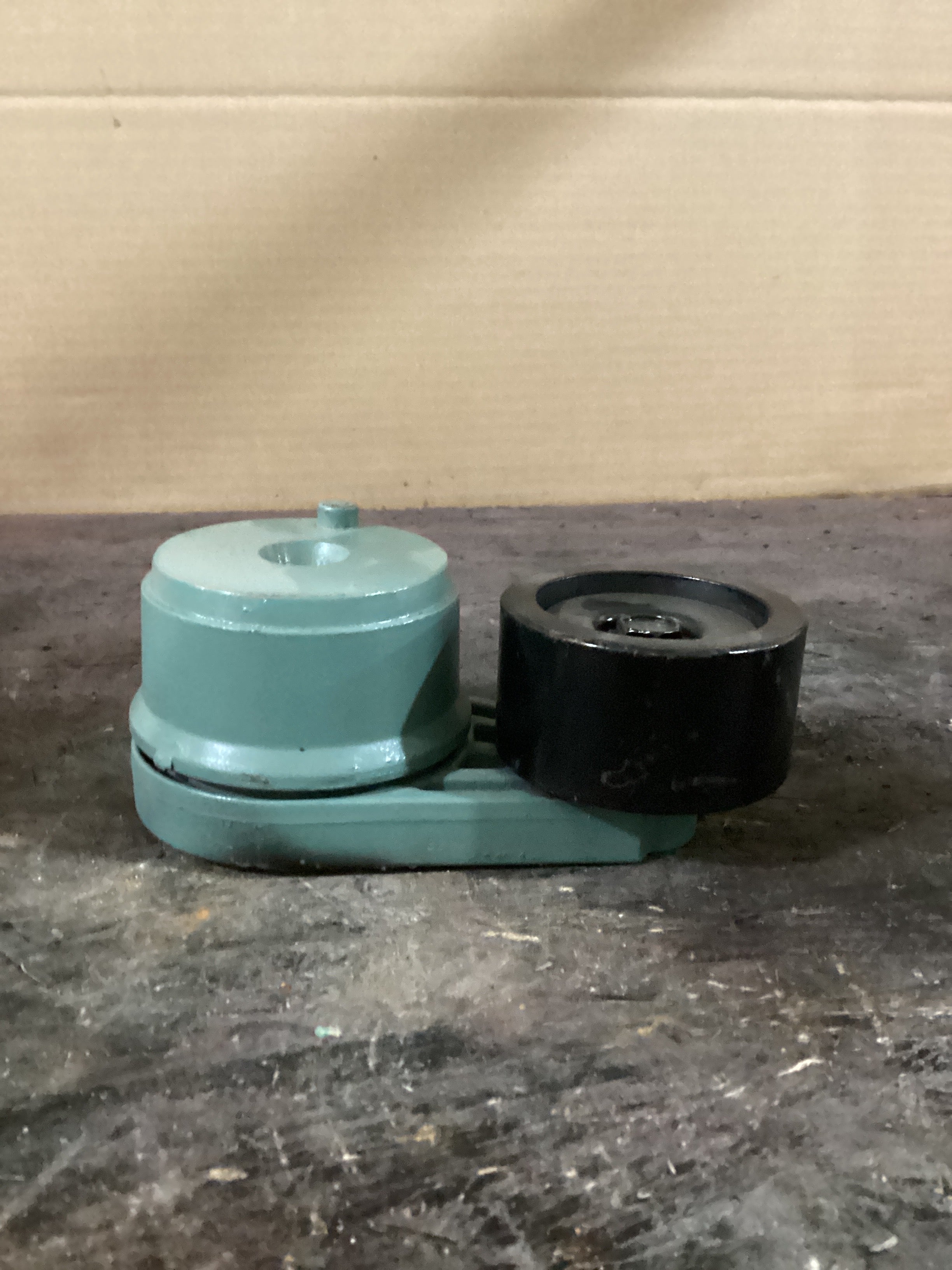 USED | ENGINE BELT TENSIONER DETROIT 12.7 | SKU858