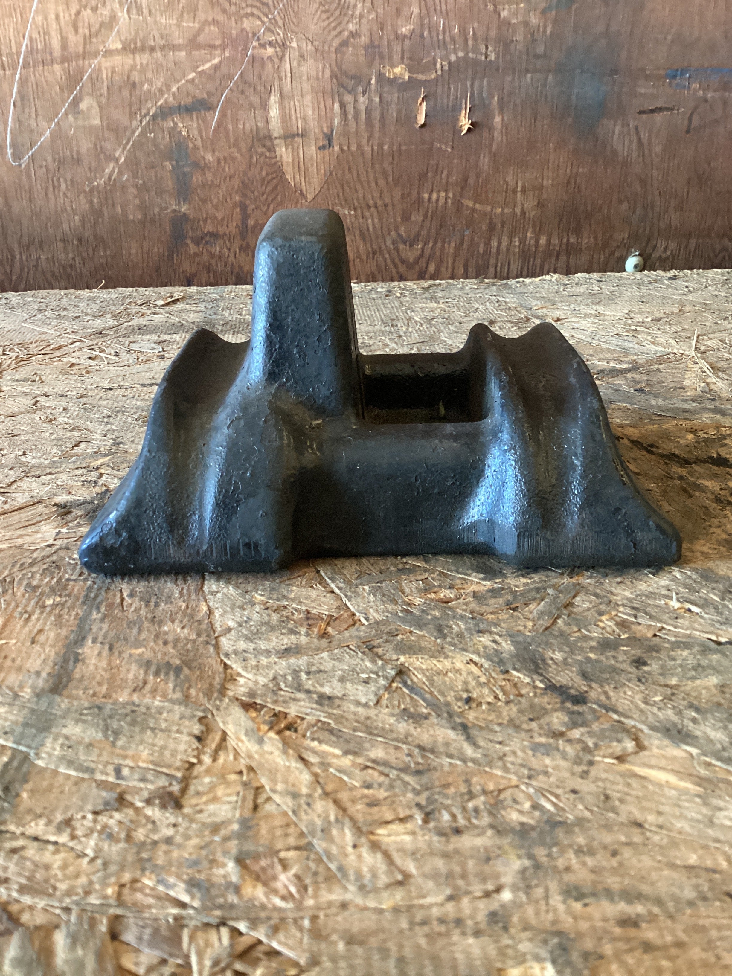 USED | LEAF SPRING U BOLT PAD CASCADIA | SKU999