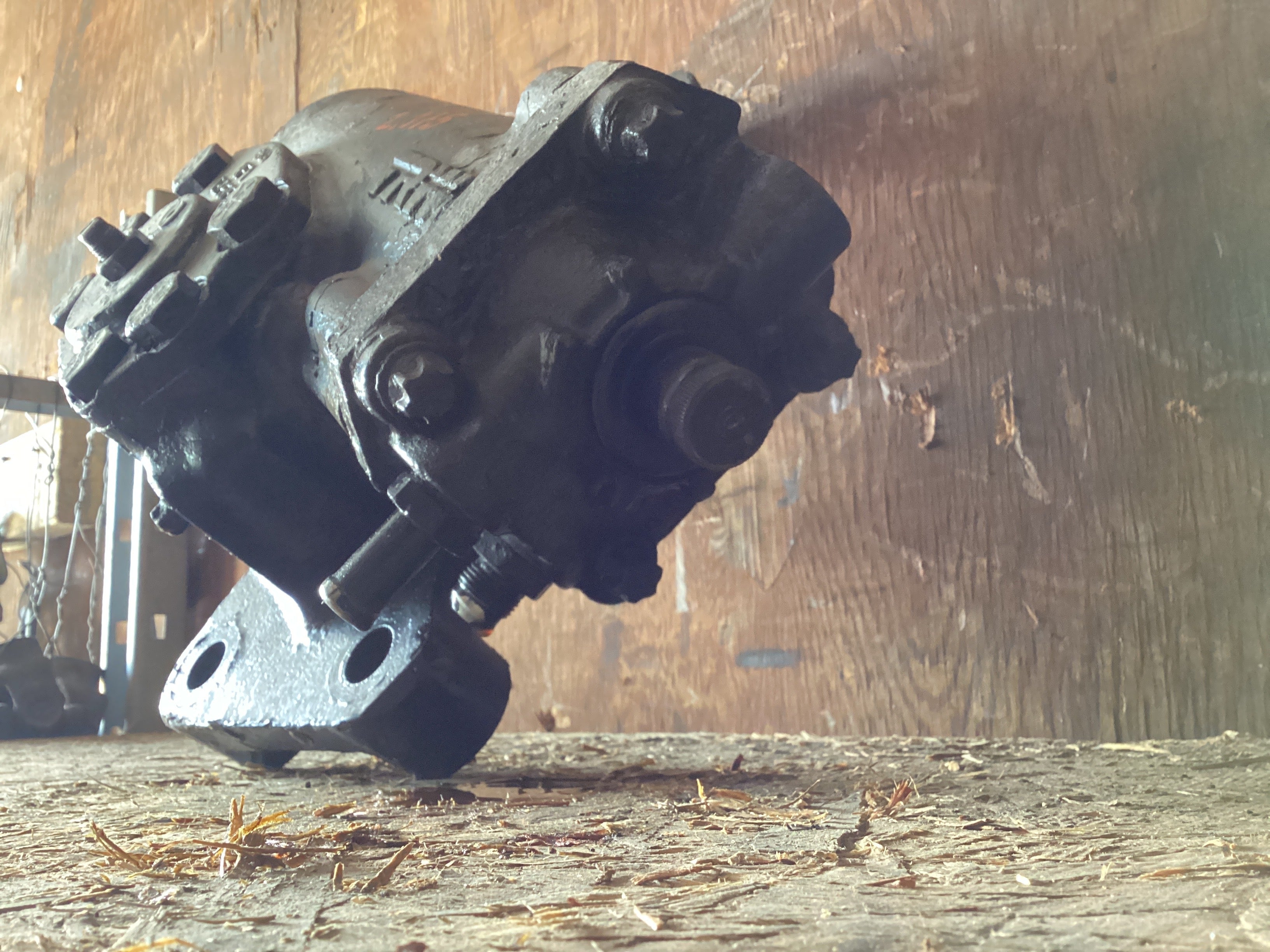 USED | POWER STEERING GEAR BOX VOLVO VNL | SKU1,175
