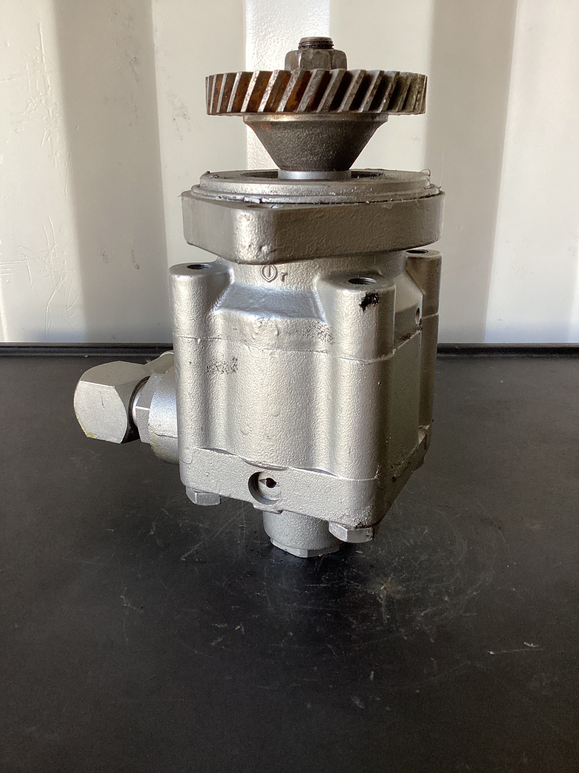 USED | POWER STEERING PUMP INTERNATIONAL | SKU502