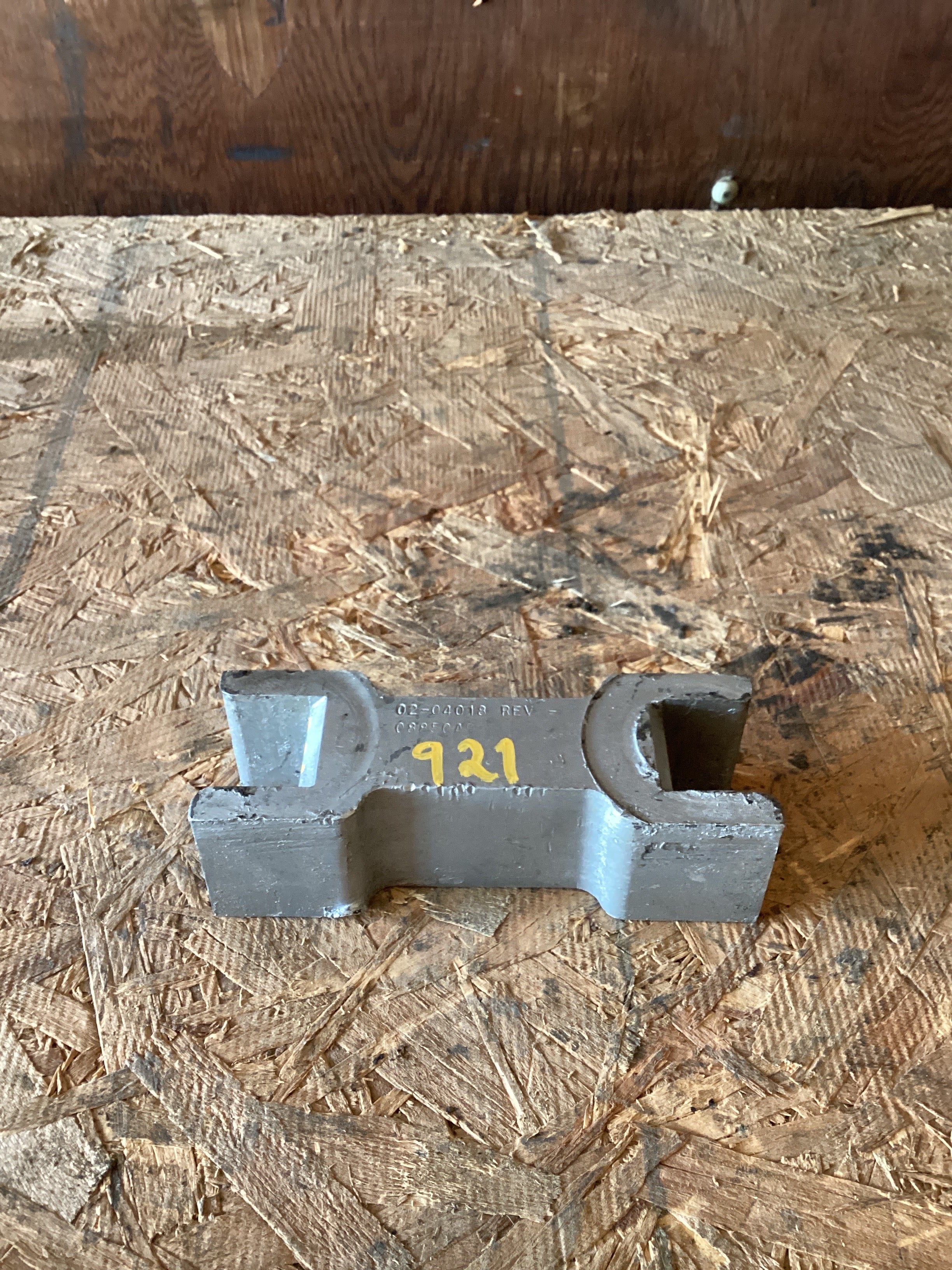 USED | LEAF SPRING SIDE BAR SHACKLE | SKU921