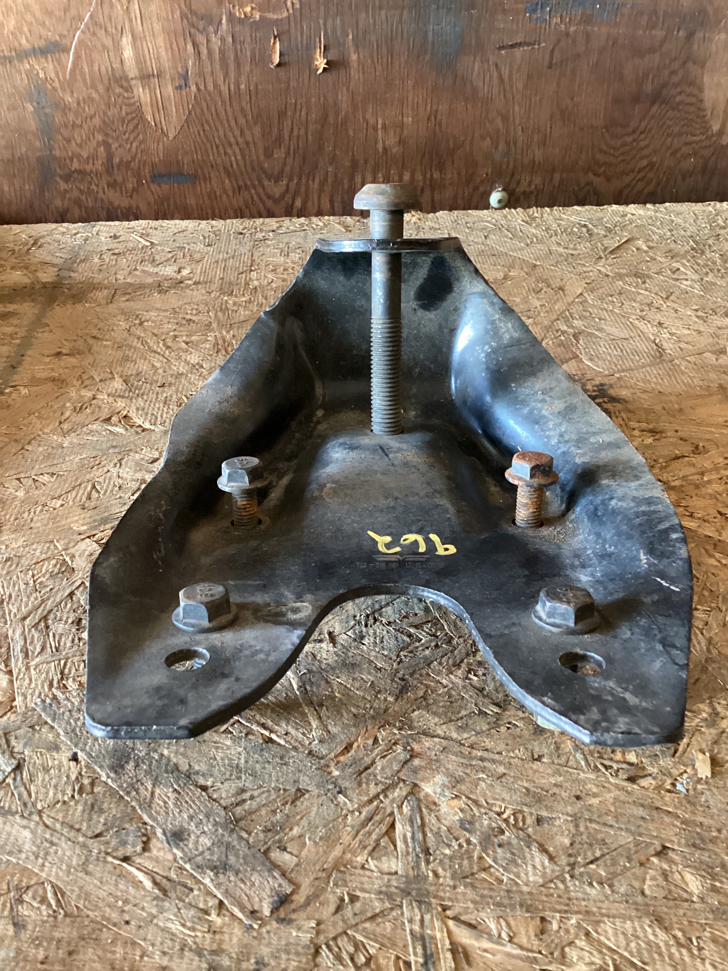 USED | REAR LEAF SPRING HANGER | SKU962