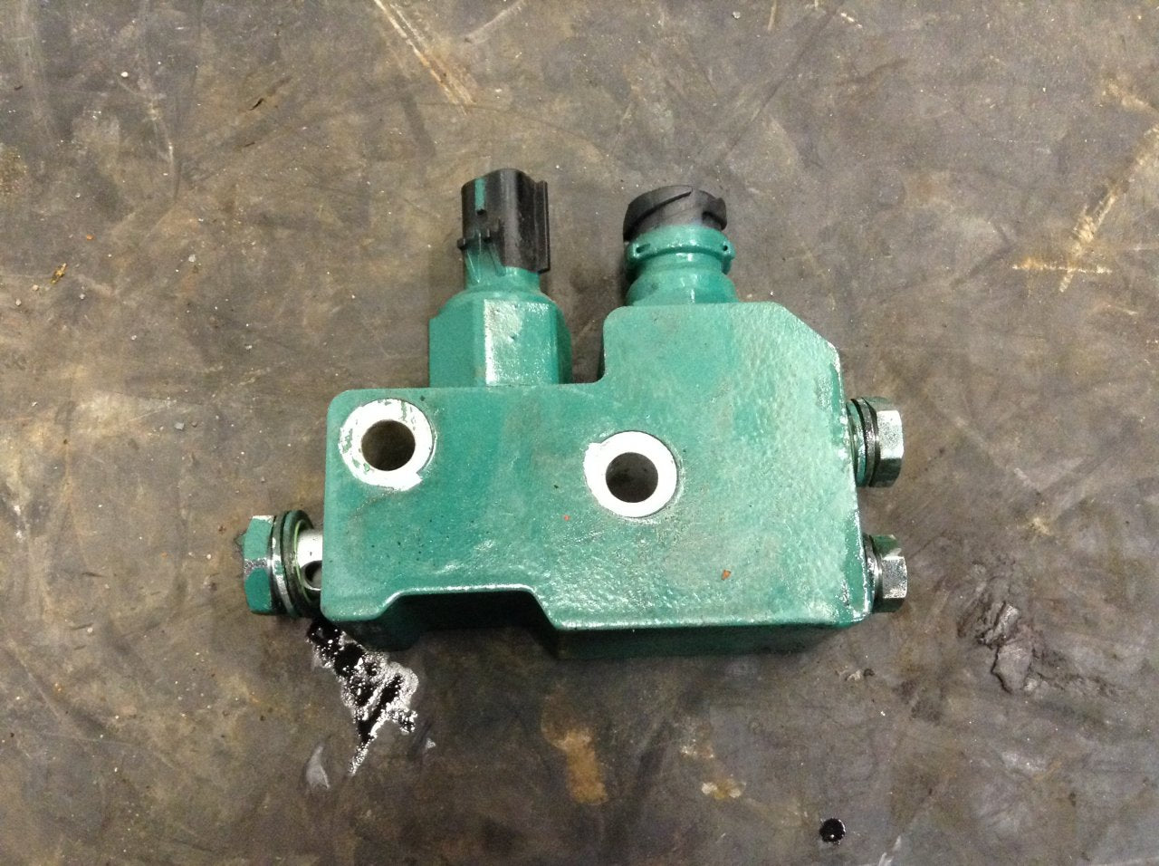 USED | FUEL DOSER PUMP VOLVO D13 | SKU695