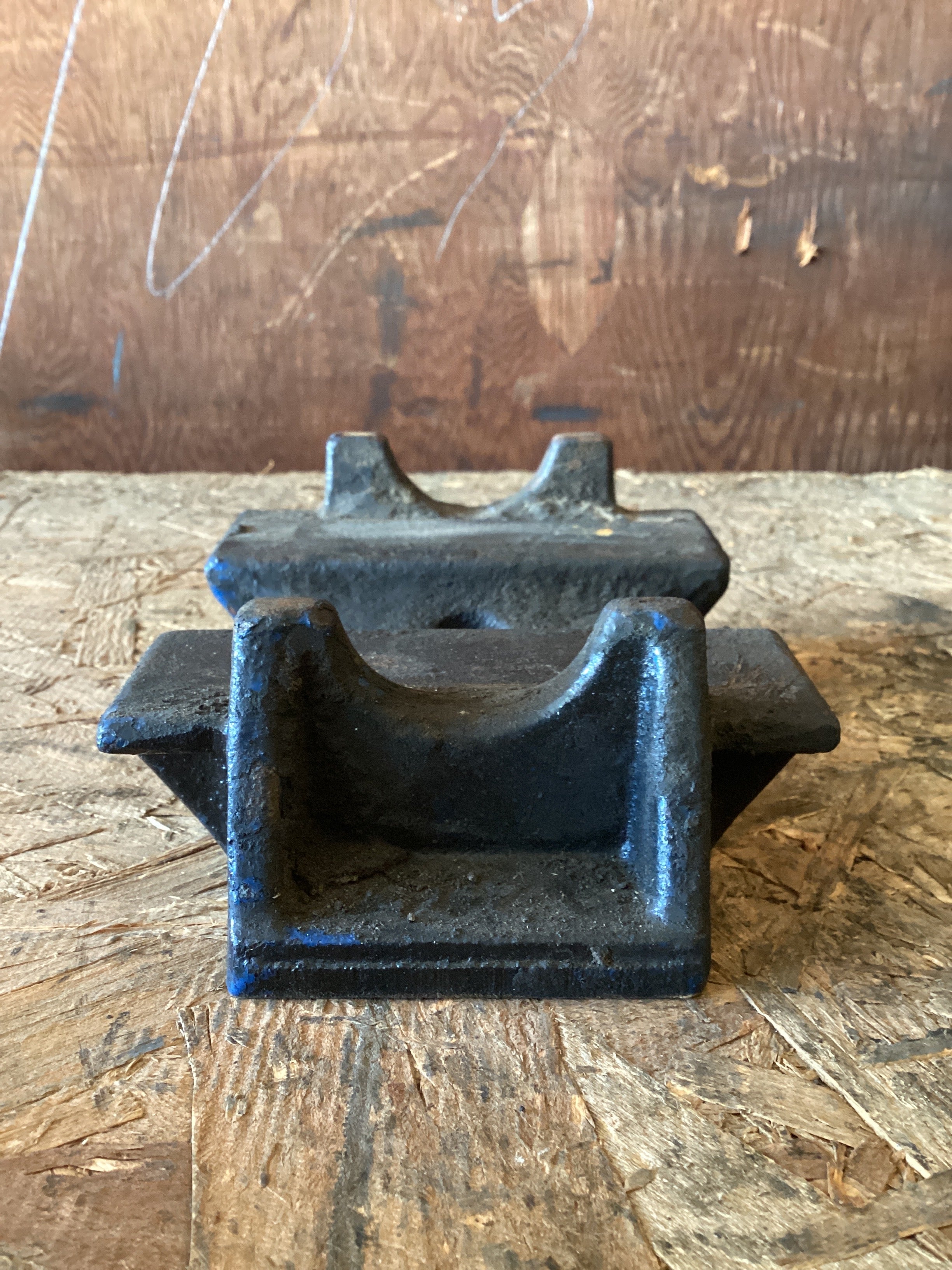 USED | REAR LEAF SPRING U BOLT AXLE SEAT BRACKET INTERNATIONAL | SKU997