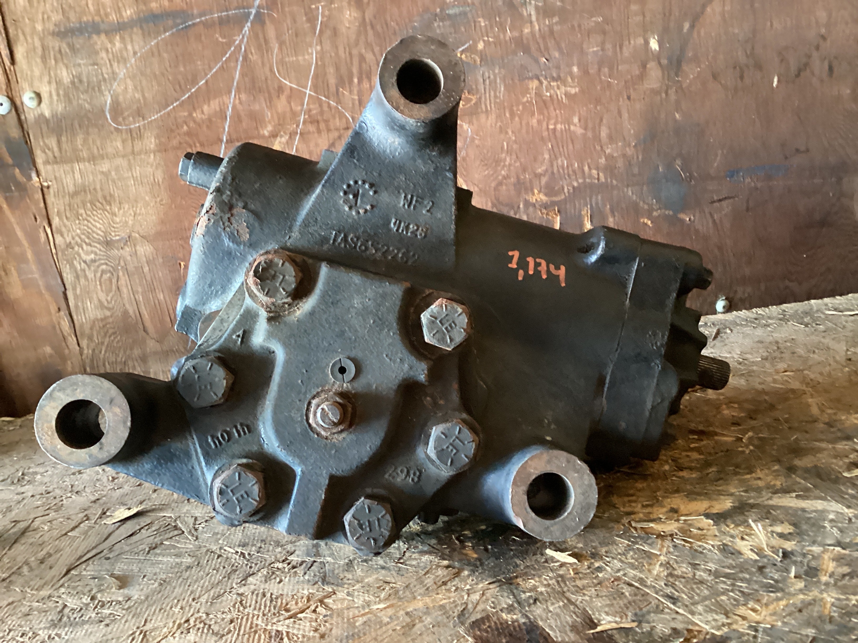 USED | POWER STEERING GEAR BOX FREIGHTLINER | SKU1,174