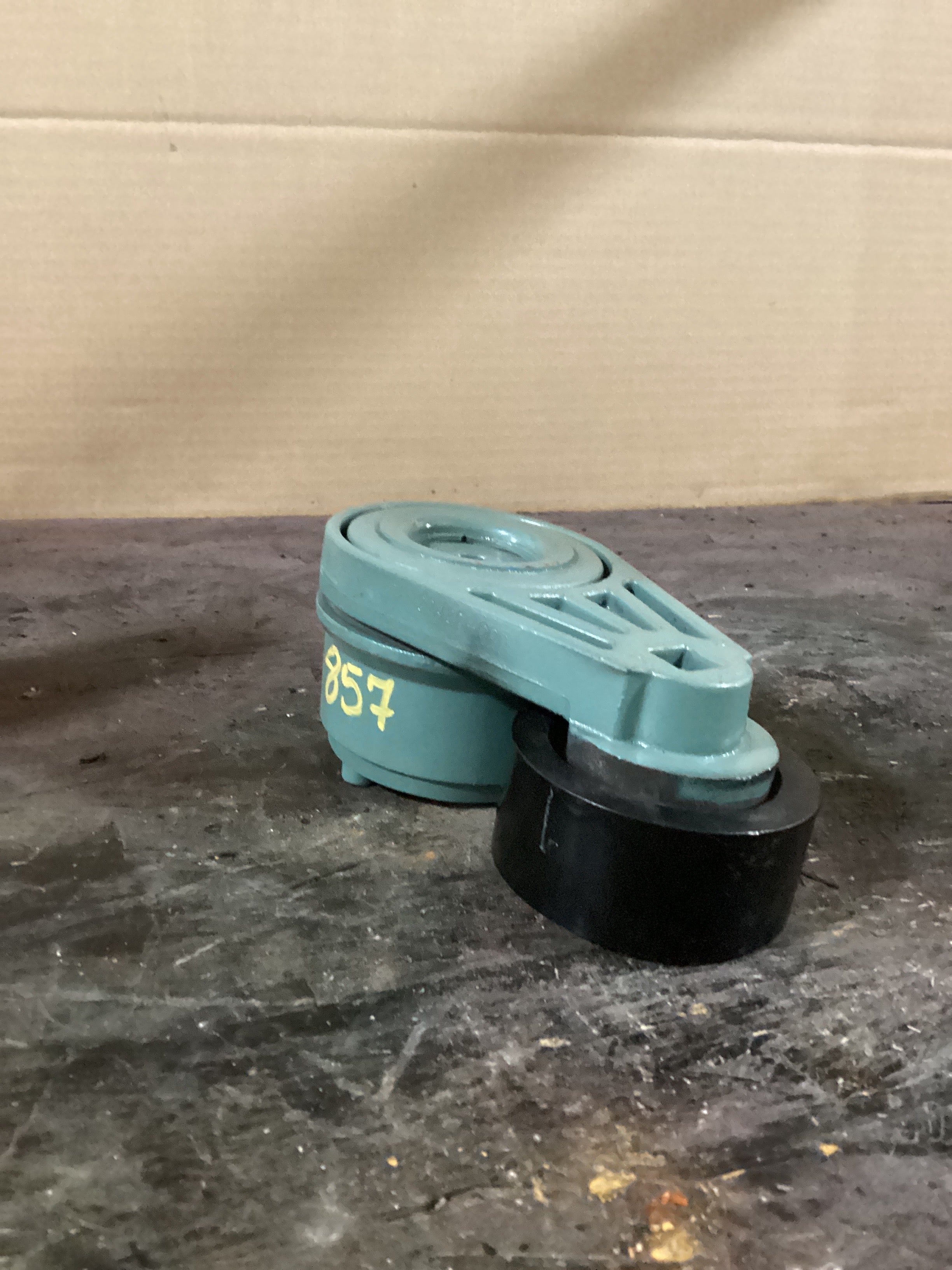 USED | ENGINE BELT TENSIONER DETROIT 12.7 | SKU857
