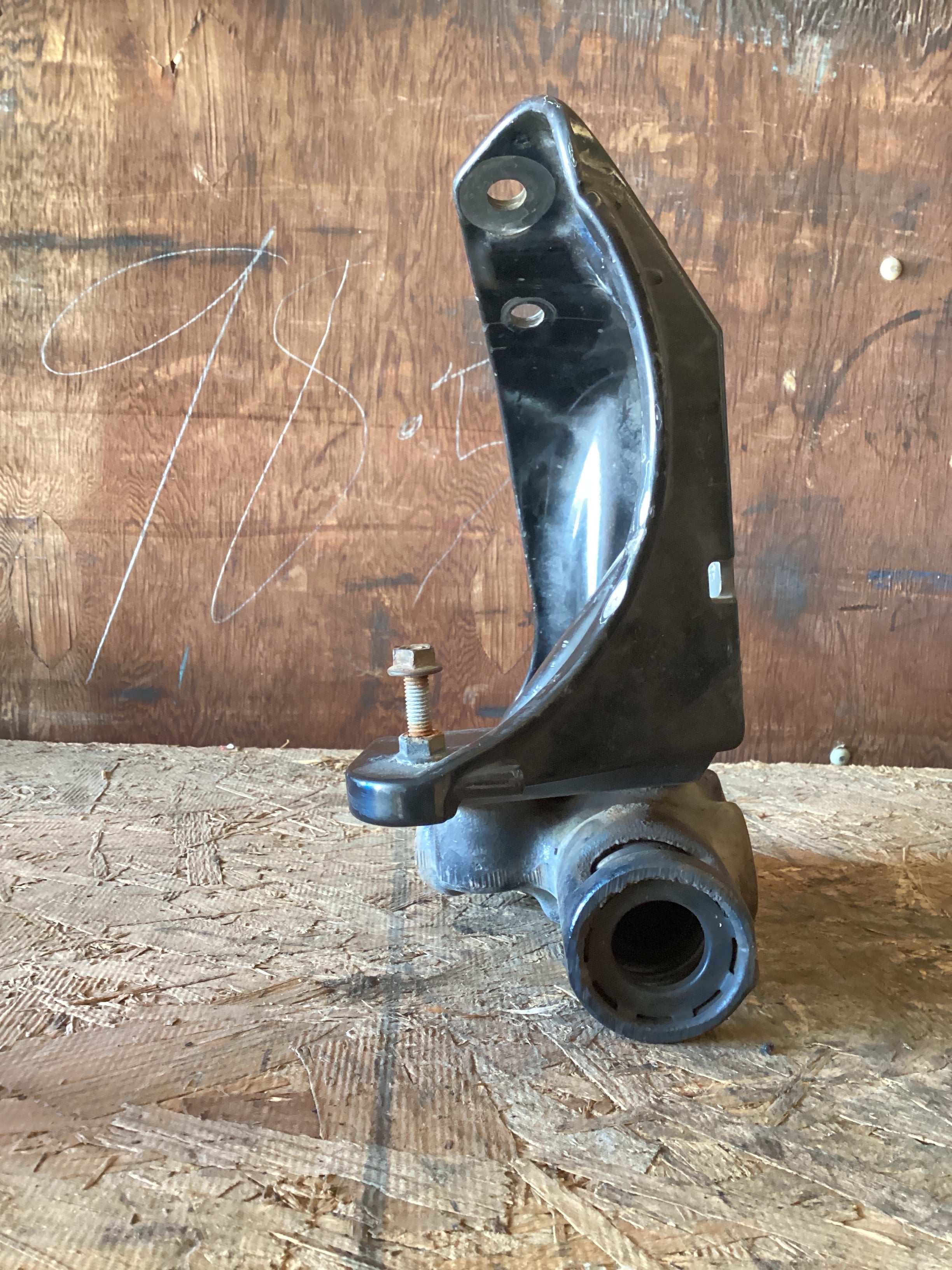 USED | TOW HOOK BRACKET RHS ASSY CASCADIA | SKU975