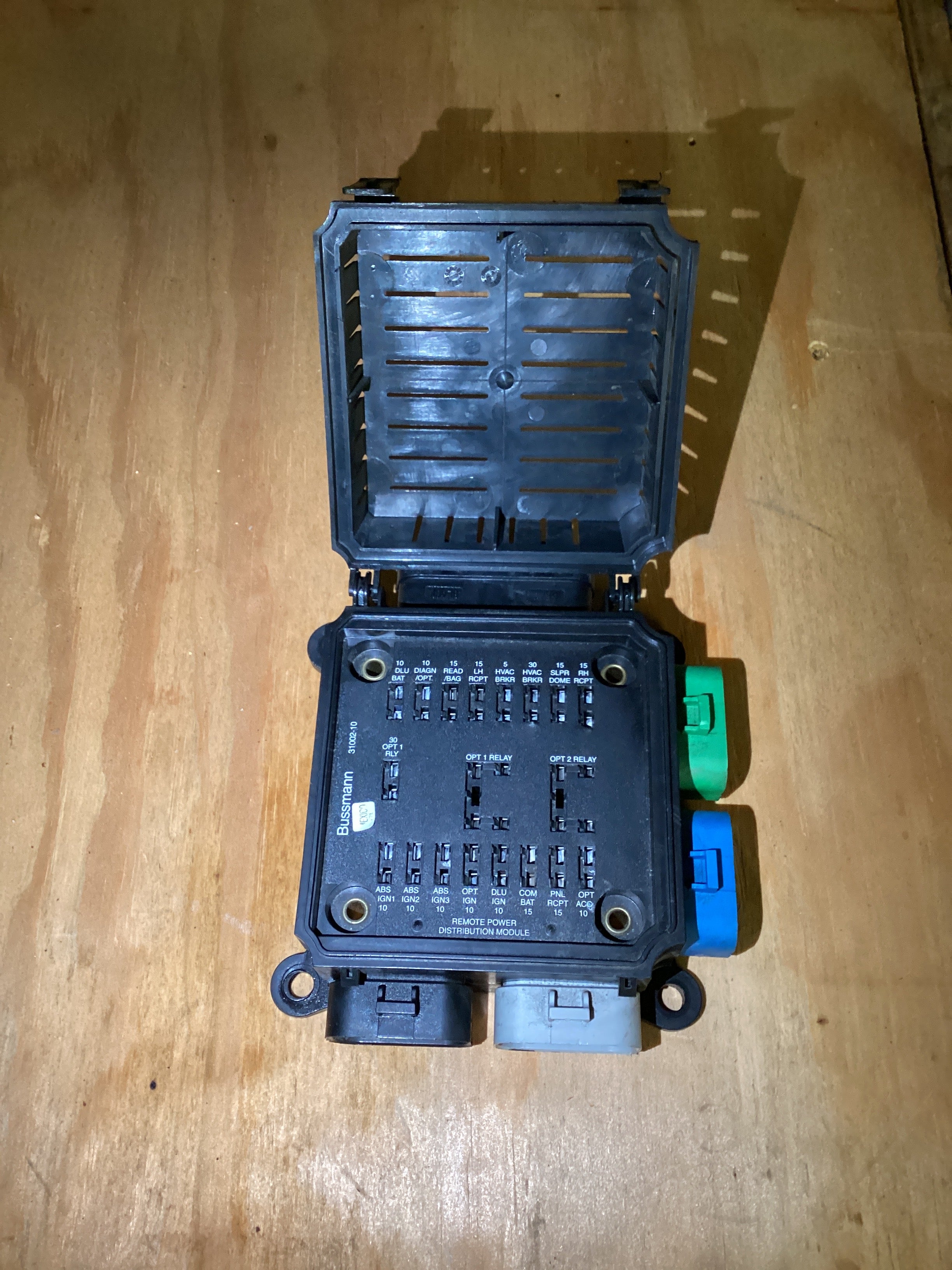USED | FUSE BOX POWER DISTRIBUTION MODULE FREIGHTLINER | SKU1,293