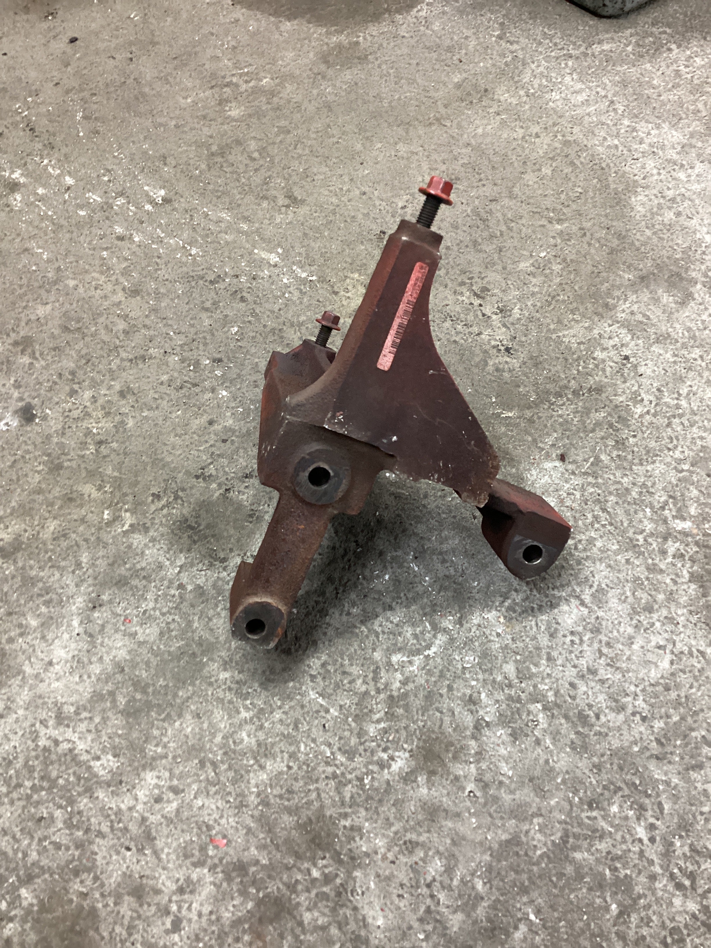 USED | EXHAUST GAS RECIRCULATION EGR SUPPORT BRACKET CUMMINS ISB 2012 | SKU1,148