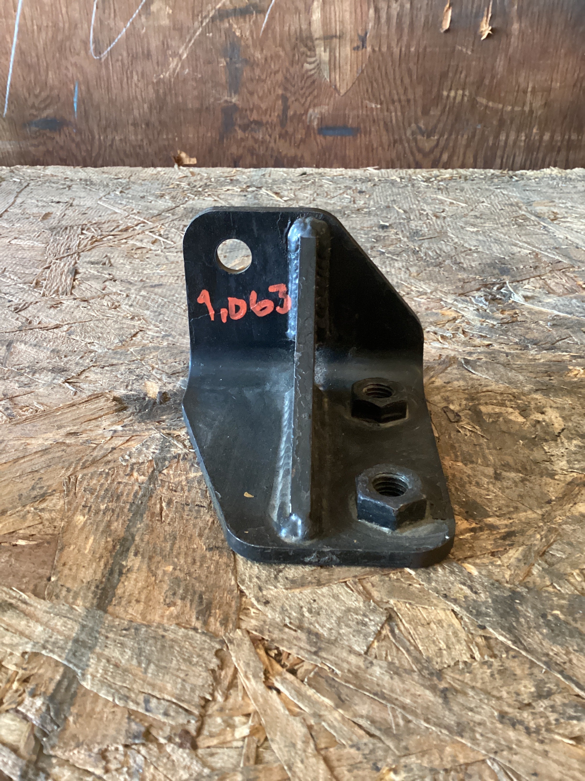 USED | FRONT BUMPER LOWER BRACKET STABILIZER LHS FREIGHTLINER | SKU1,063