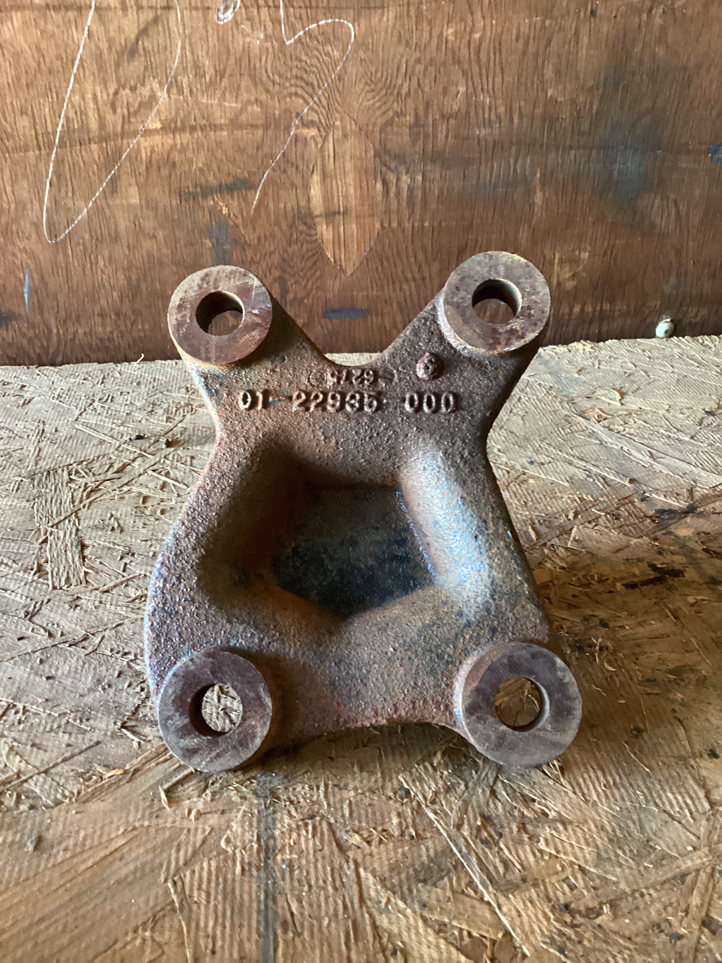 USED | REAR ENGINE MOUNT DETROIT 14 L | SKU896