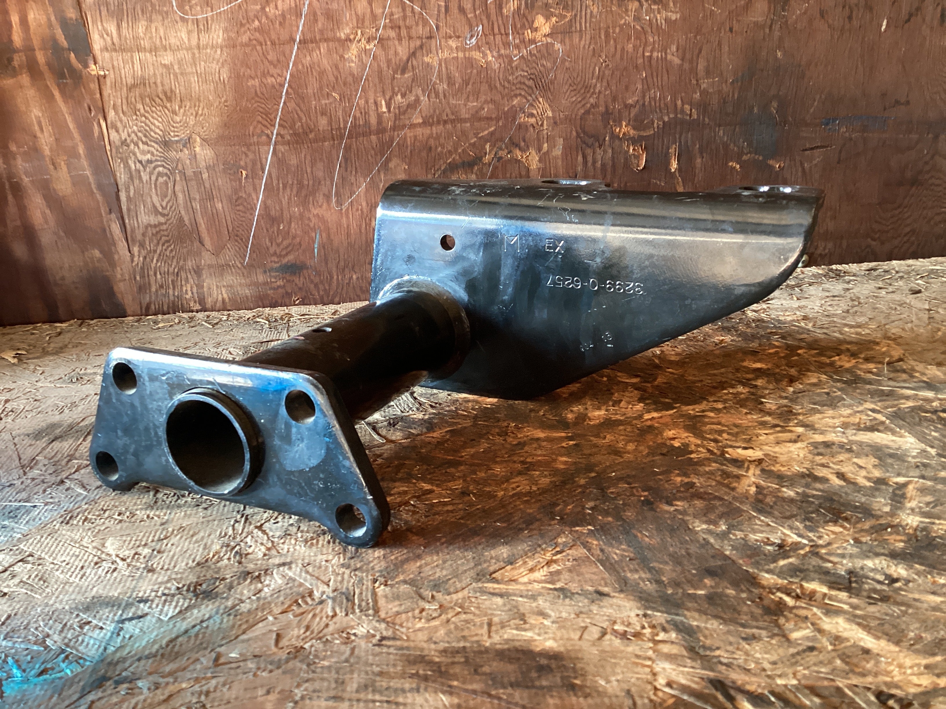 USED | BRACKET CHAMBER S CAM BRACKET RHS | SKU1,205