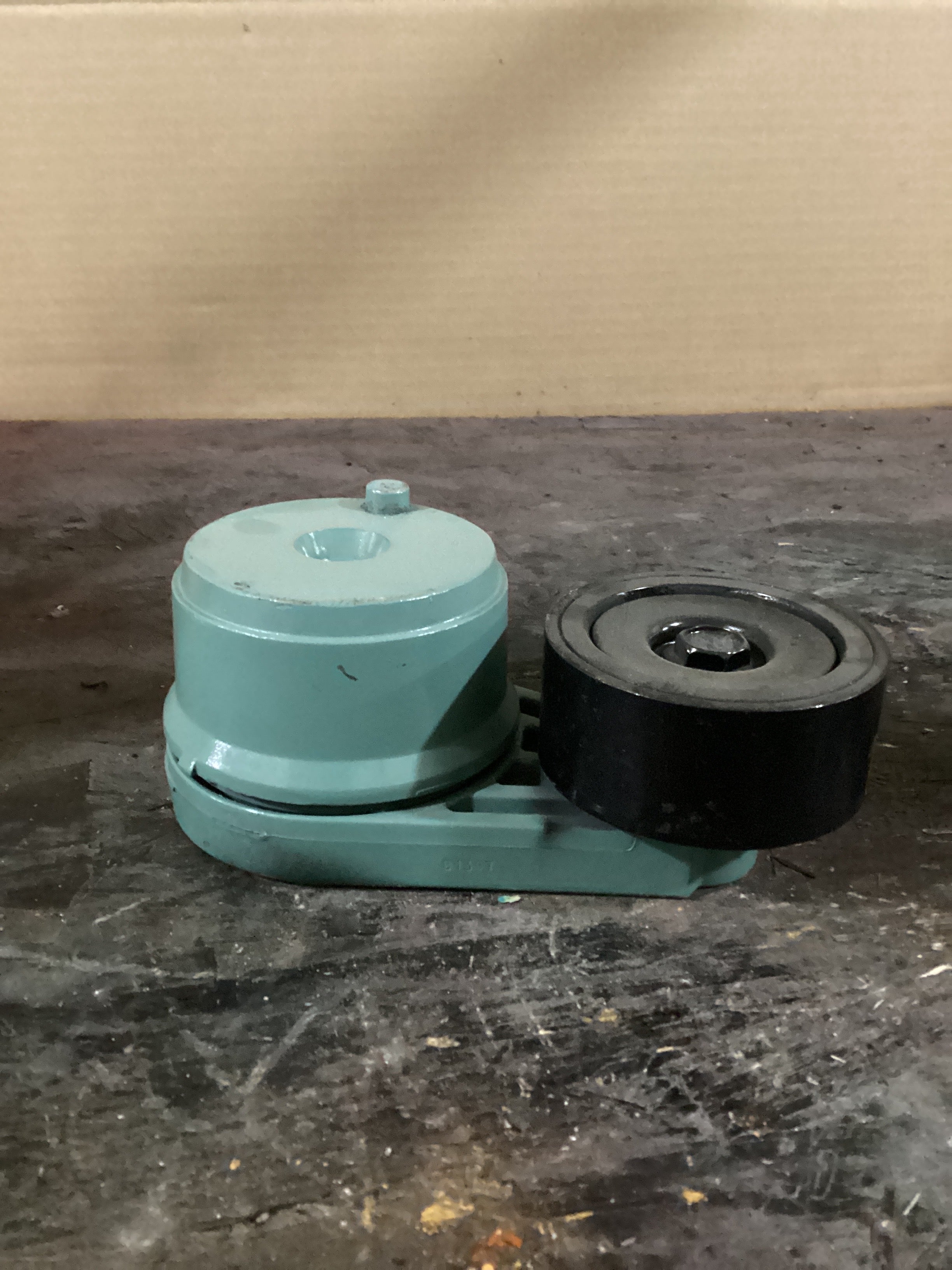 USED | ENGINE BELT TENSIONER DETROIT 12.7 | SKU857