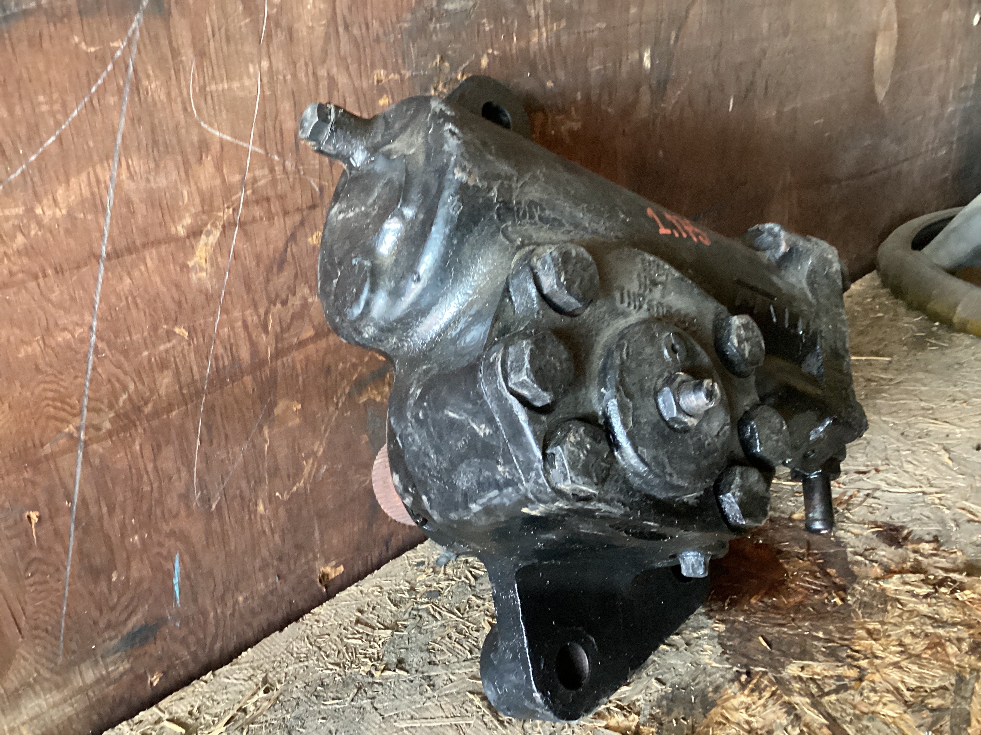 USED | POWER STEERING GEAR BOX VOLVO VNL | SKU1,175