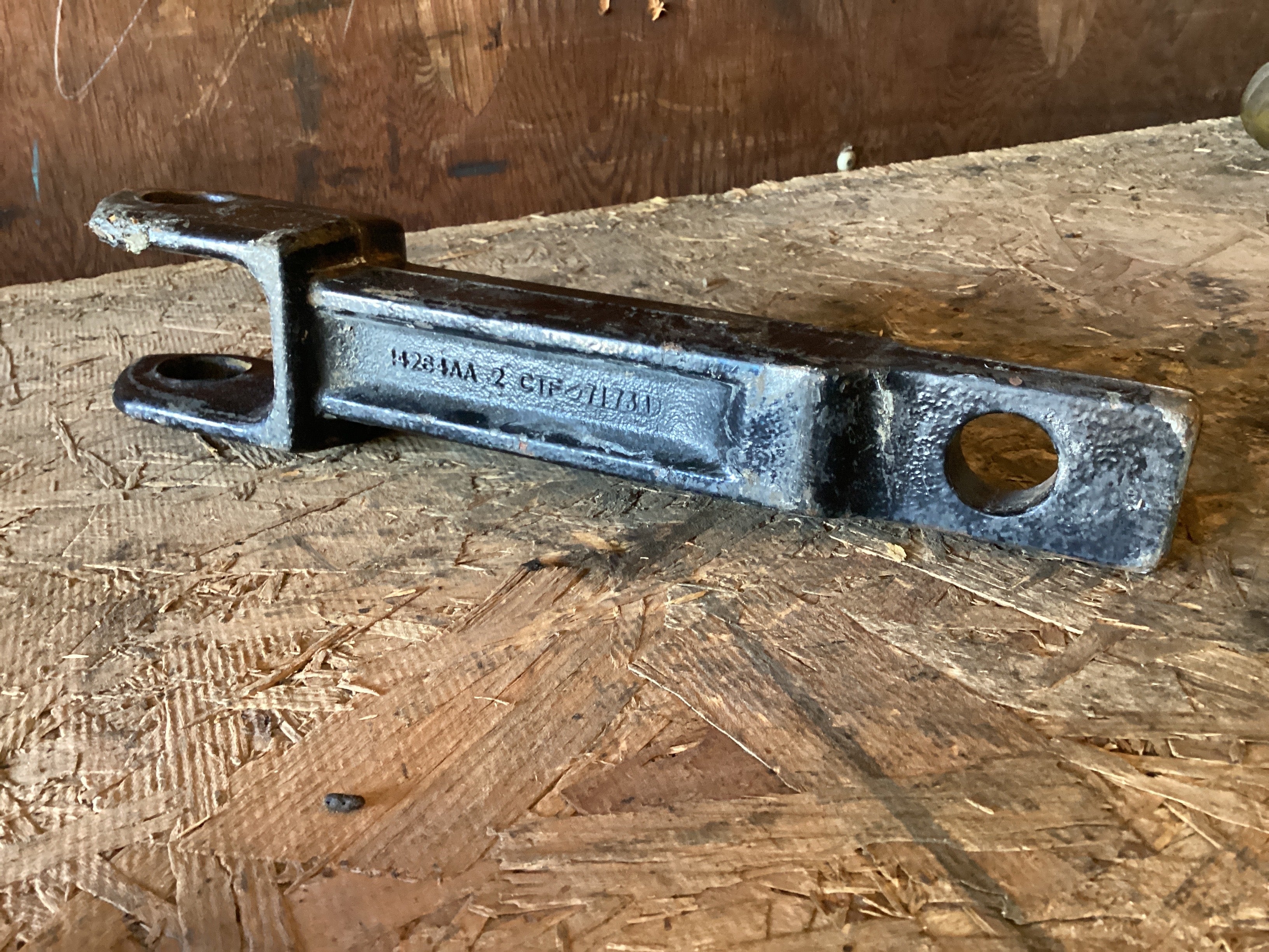 USED | FRONT TOW HOOK BRACKET KENWORTH | SKU1,069