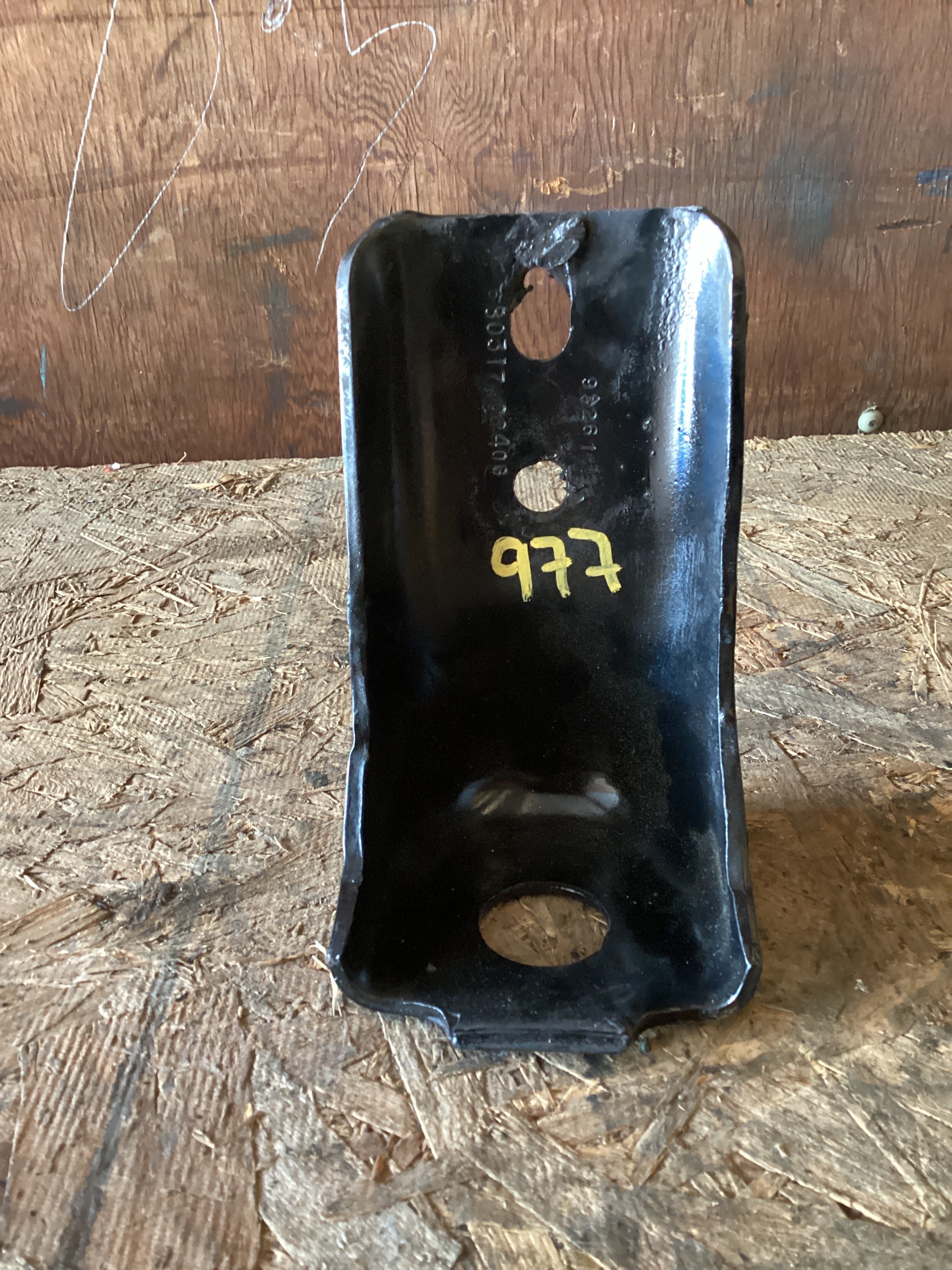 USED | SLEEPER CAB MOUNT BRACKET FREIGHTLINER | SKU977