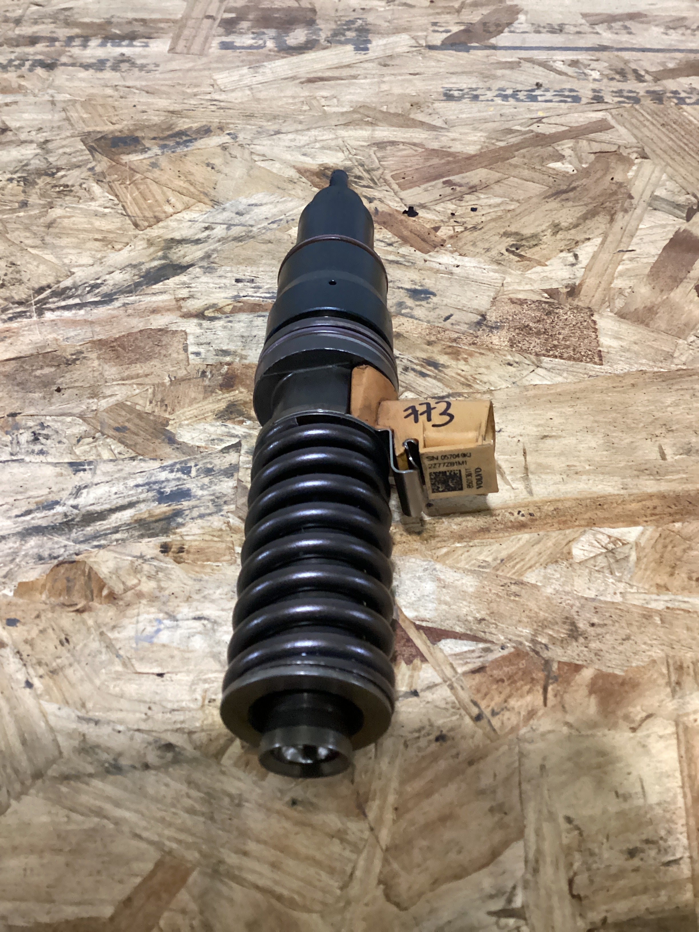 USED | FUEL INJECTOR VOLVO D13 | SKU773