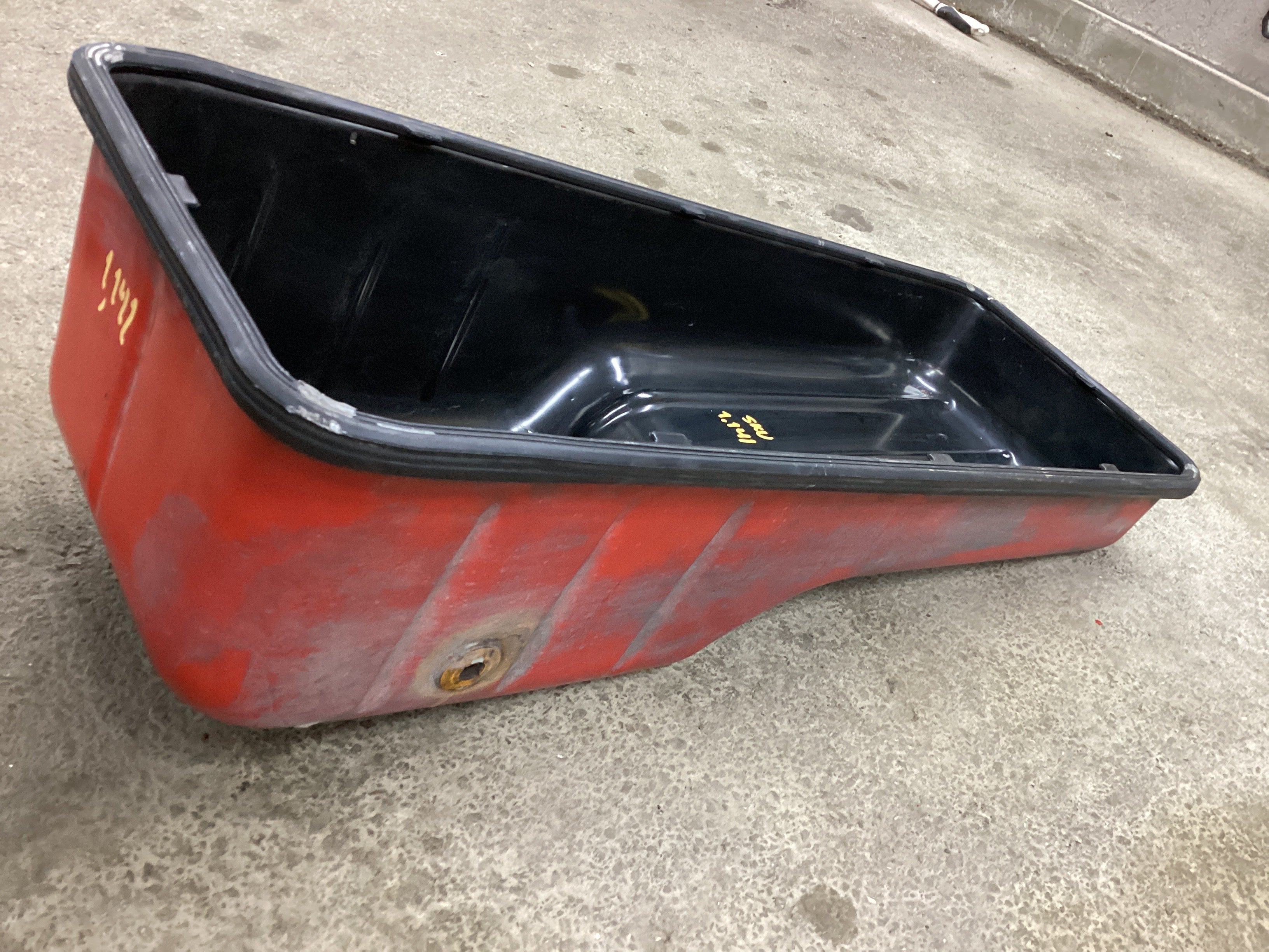 USED | ENGINE OIL PAN ASSEMBLY CUMMINS ISB 2012 | SKU1,142
