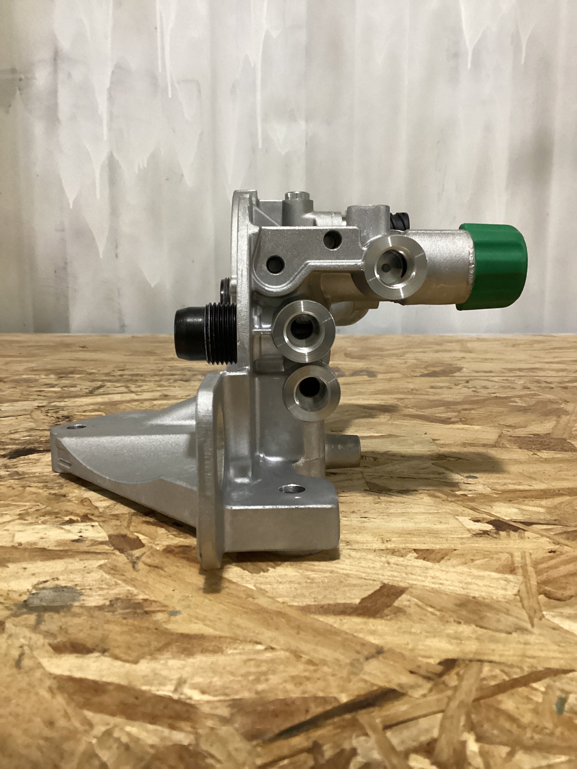 NEW | FUEL FILTER HOUSING VOLVO VNL | SKU717