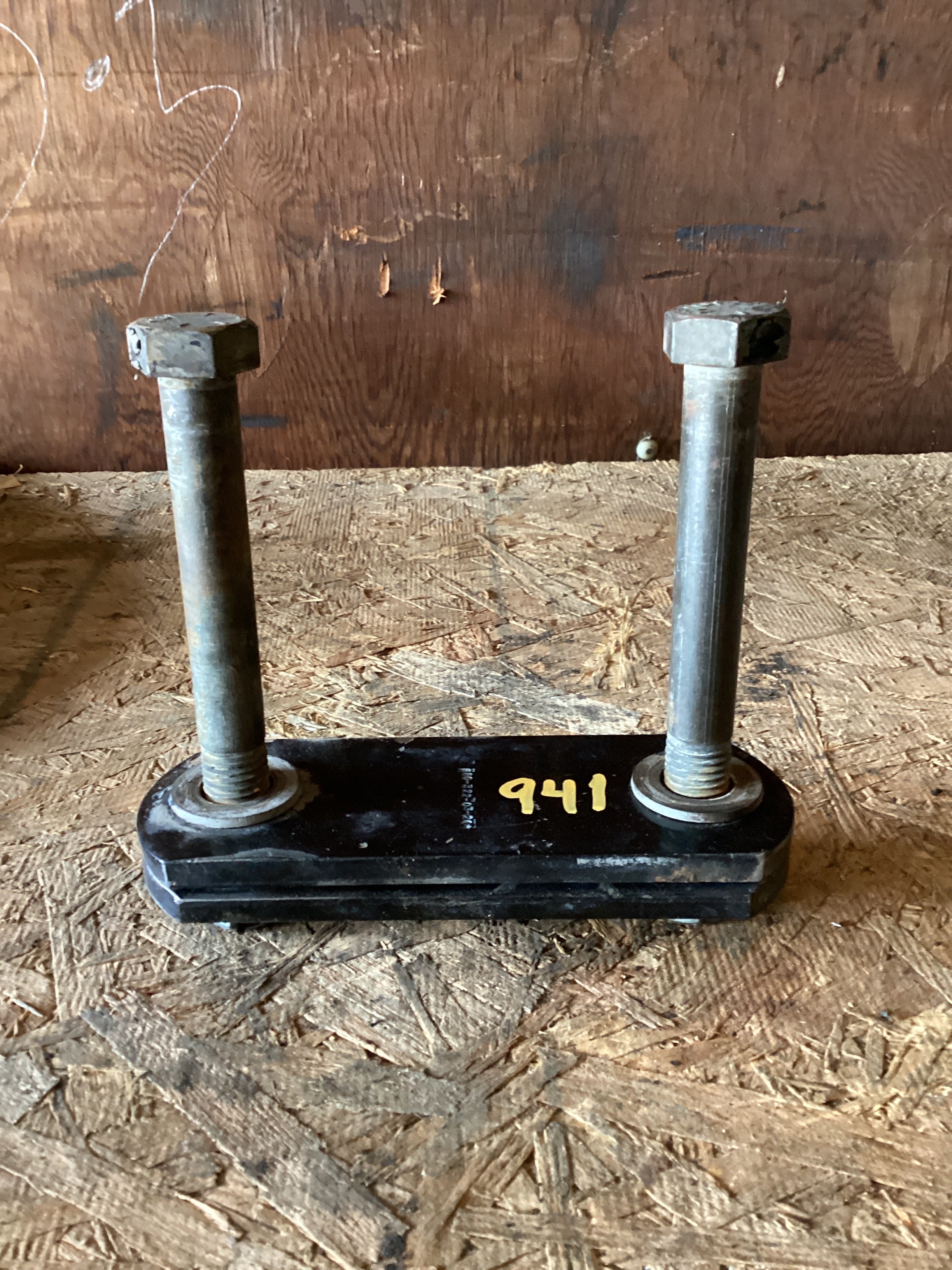 USED | FRONT LEAF SPRING SHACKLE WITH BOLTS AND NUTS | SKU941