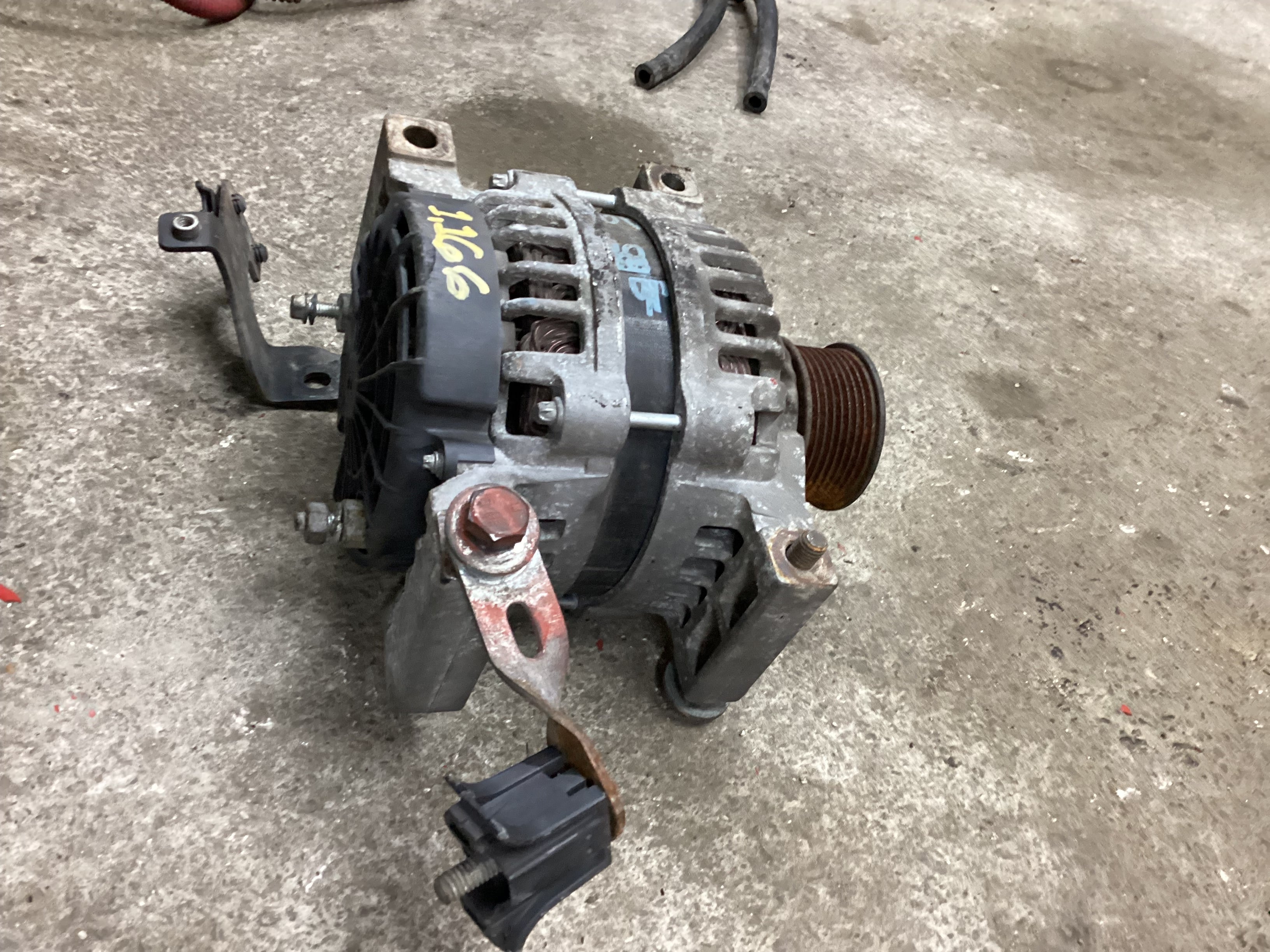 USED | ALTERNATOR SMALL 4 HOLES CUMMINS ISB 2012 | SKU1,166