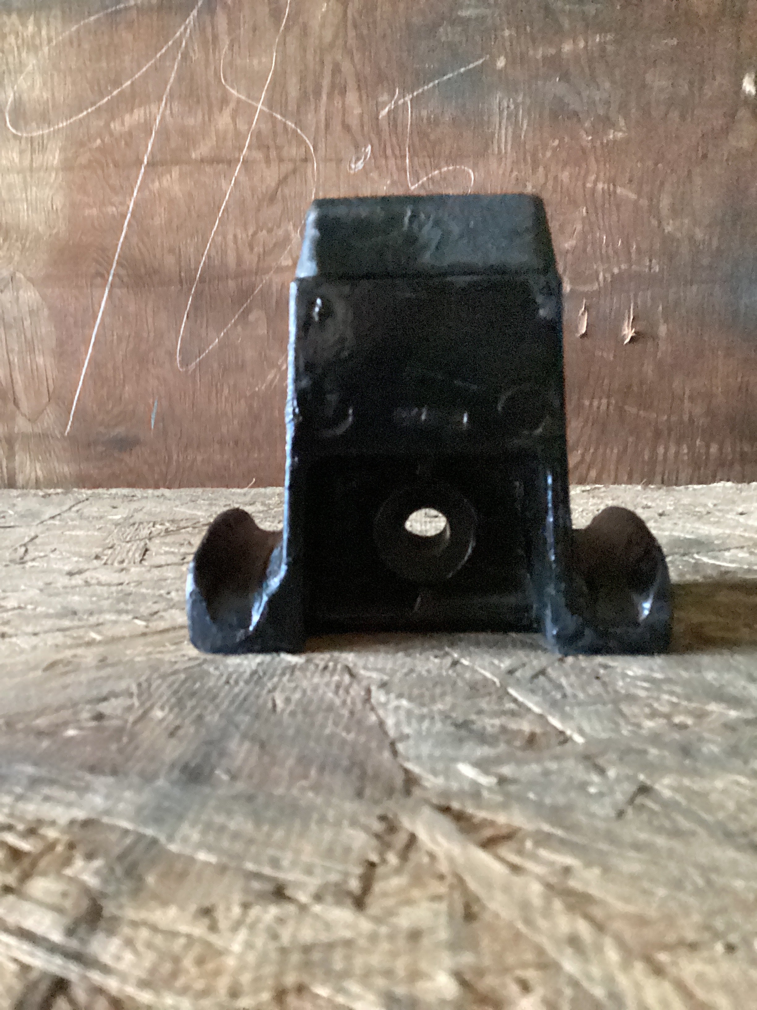 USED | FRONT SUSPENSION LEAF SPRING U BOLT AND LOWER SHOCK BRACKET PETERBILT | SKU1,006