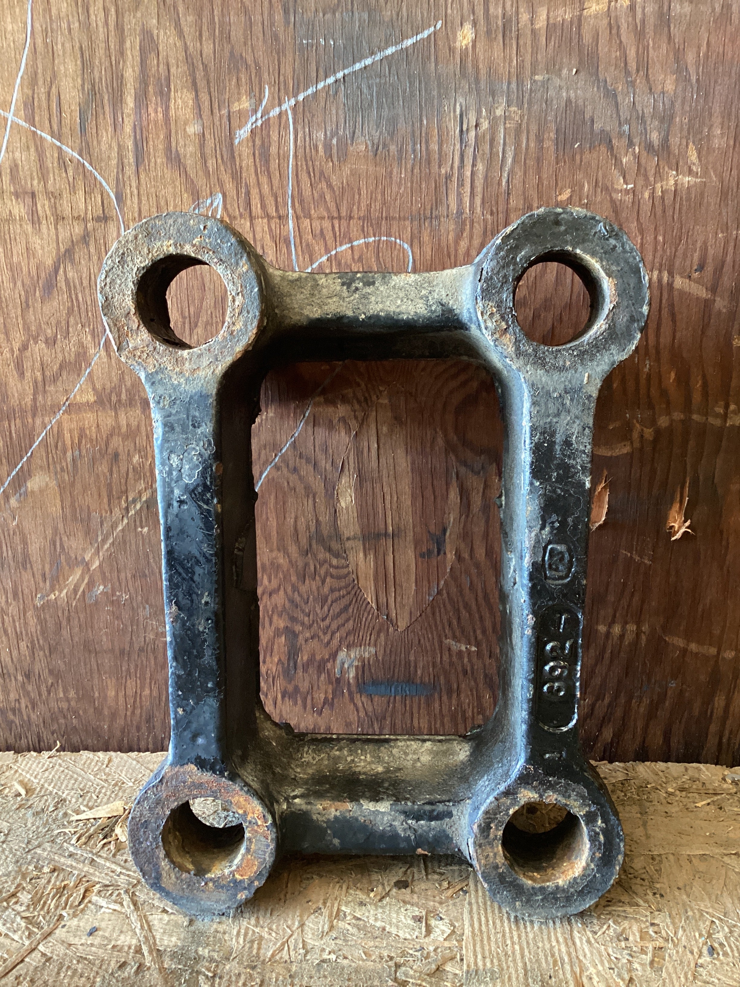 USED | REAR LEAF SPRING U BOLT LOWER PLATE BRACKET PETERBILT| SKU995