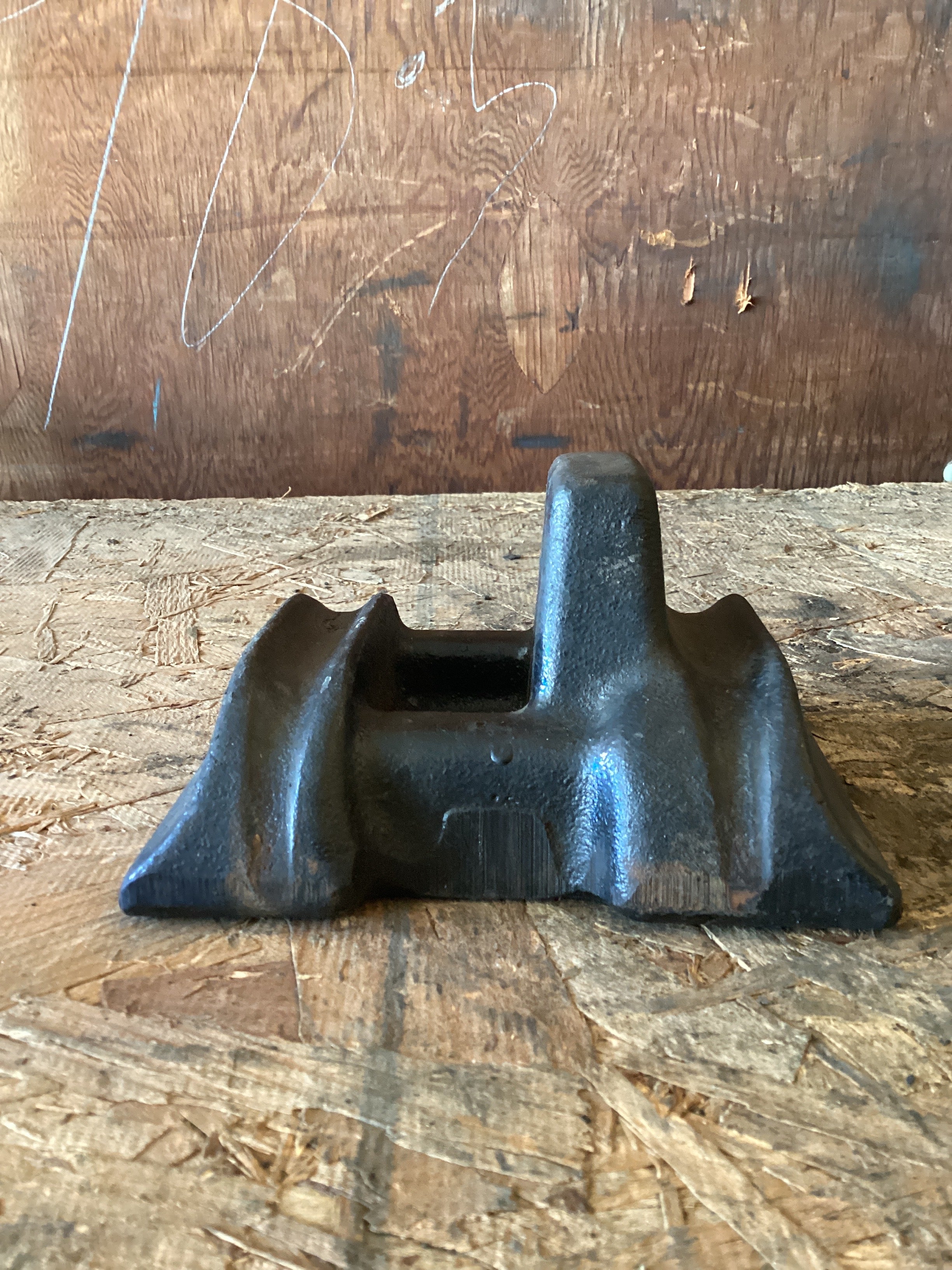 USED | LEAF SPRING U BOLT PAD CASCADIA | SKU999