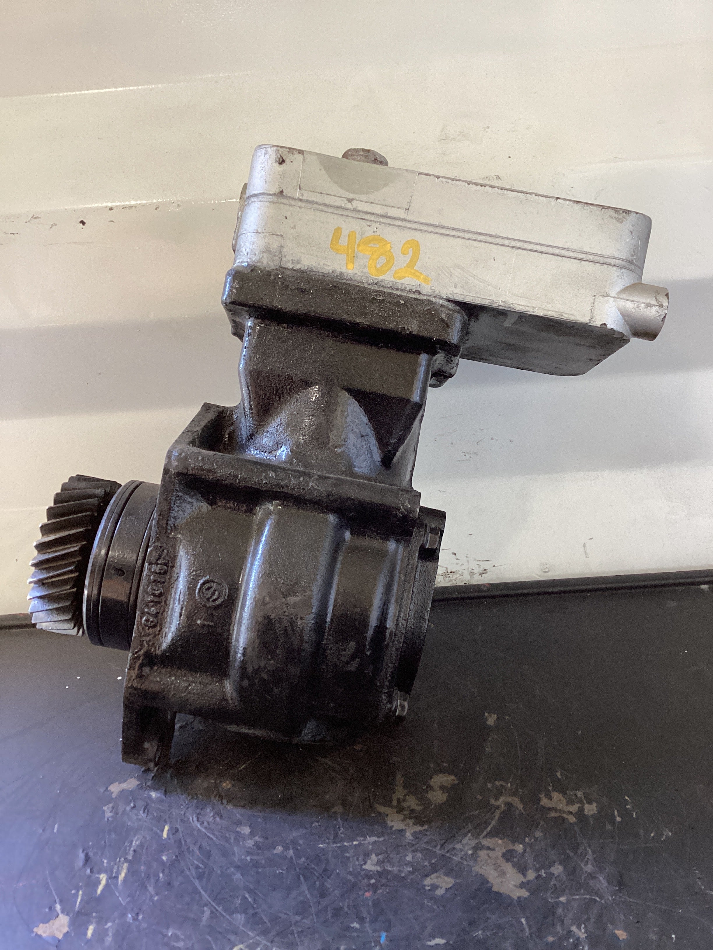 USED | AIR COMPRESSOR MERCEDEZ BENZ MBE4000 | SKU482