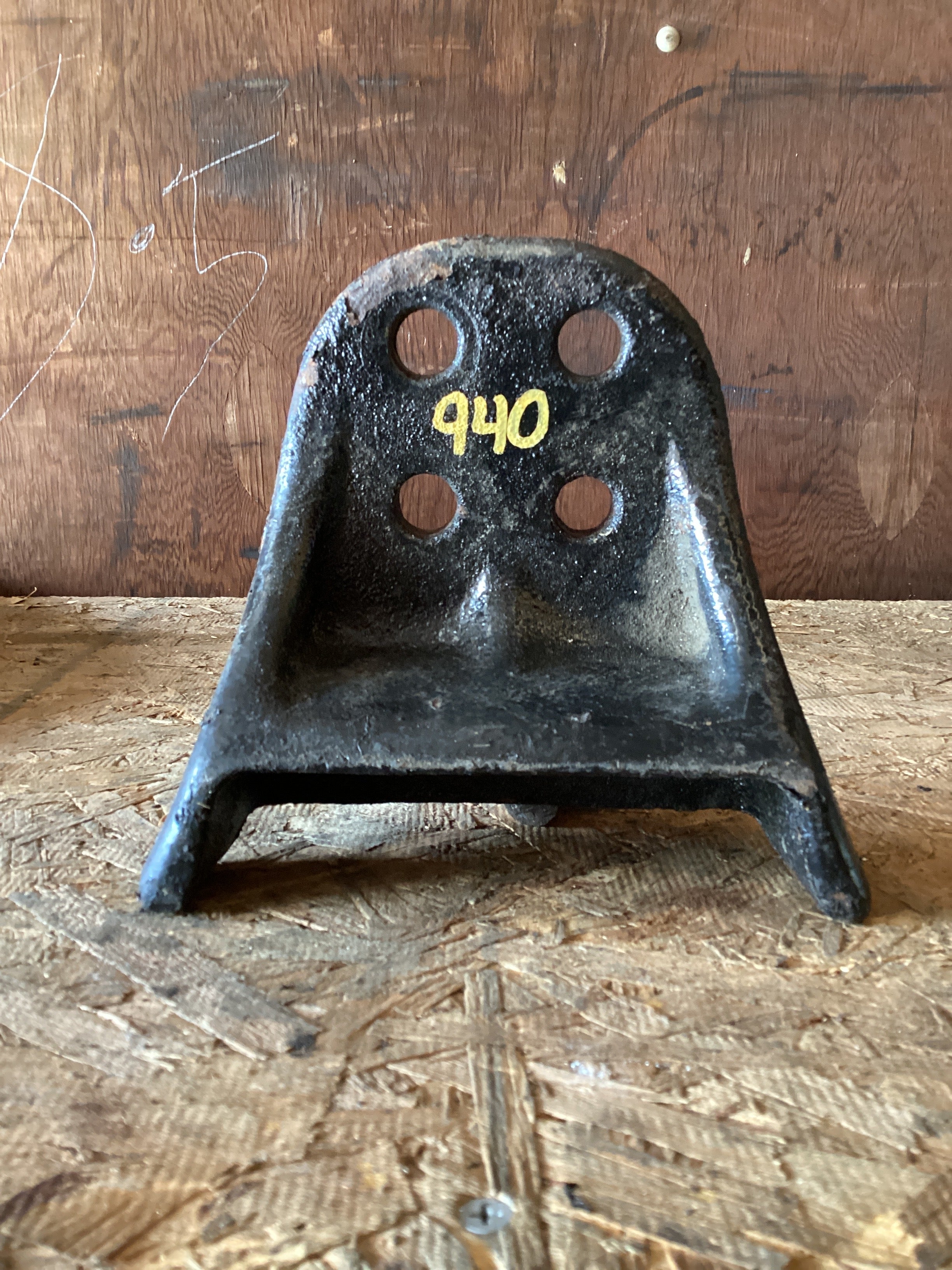 USED | REAR AXLE STOP MOUNT BRACKET | SKU940