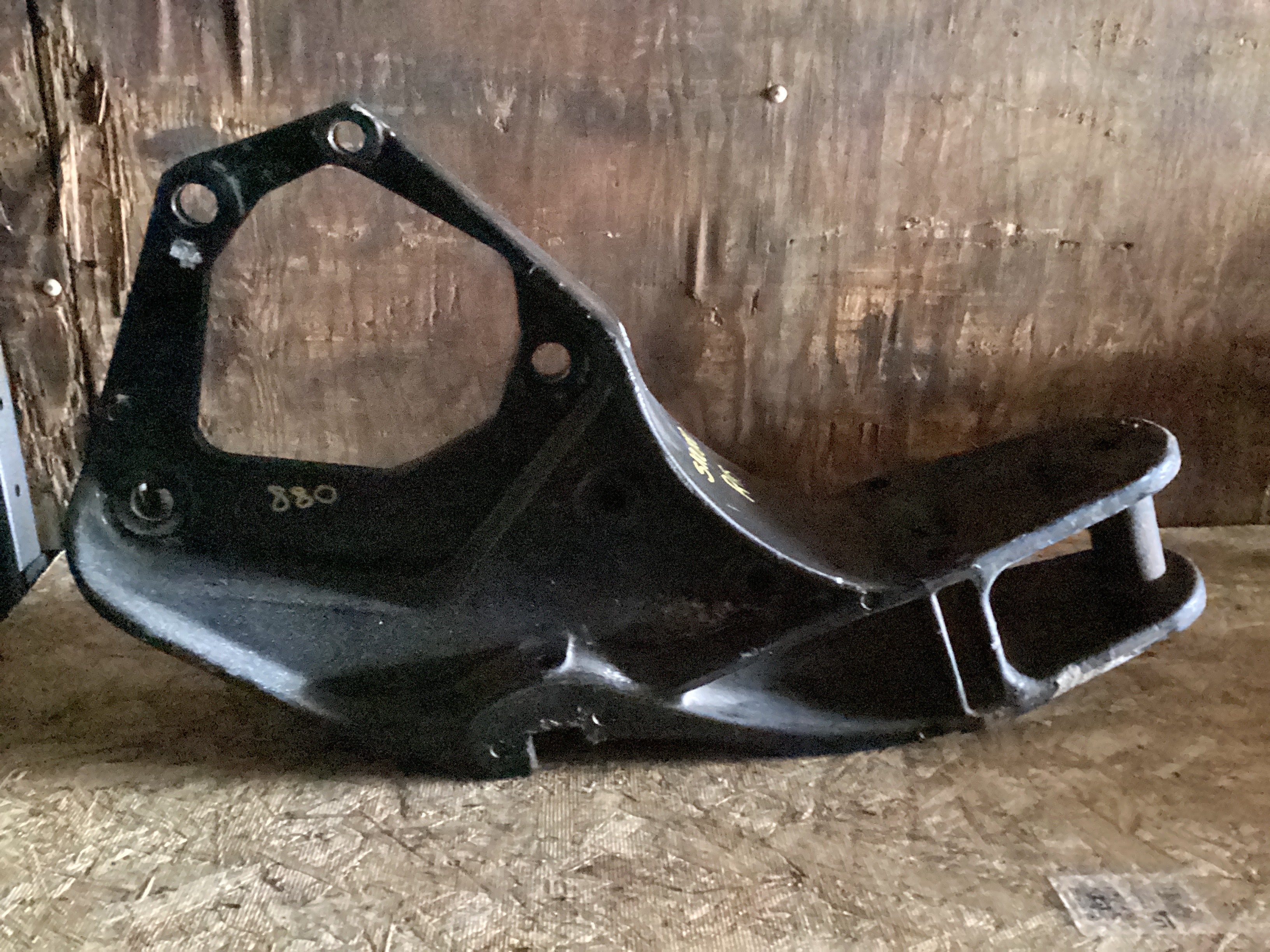USED | FRONT SPRING HANGER FRAME RHS PETERBILT | SKU880