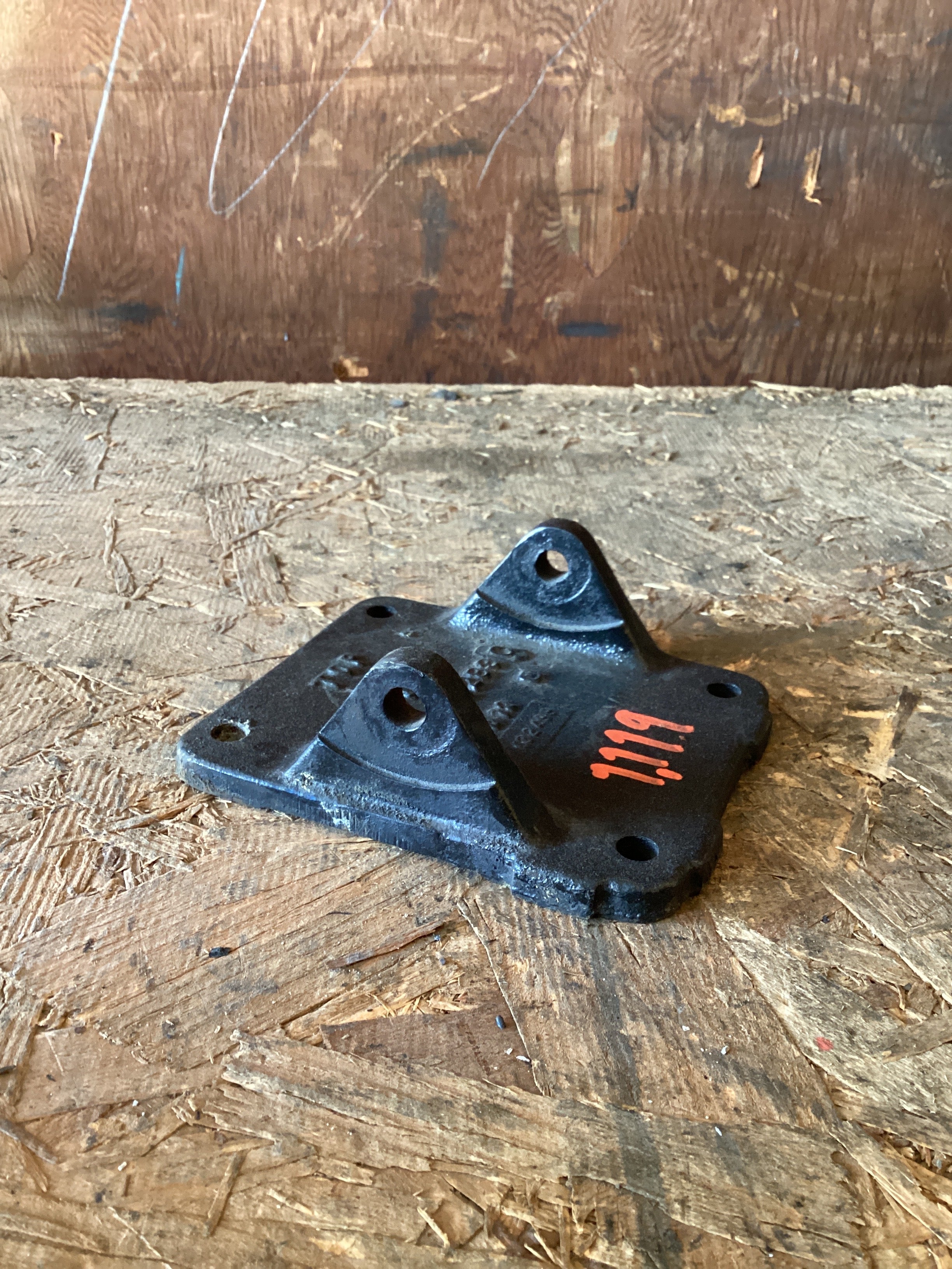 USED | A/C COMPRESSOR BRACKET | SKU1,119