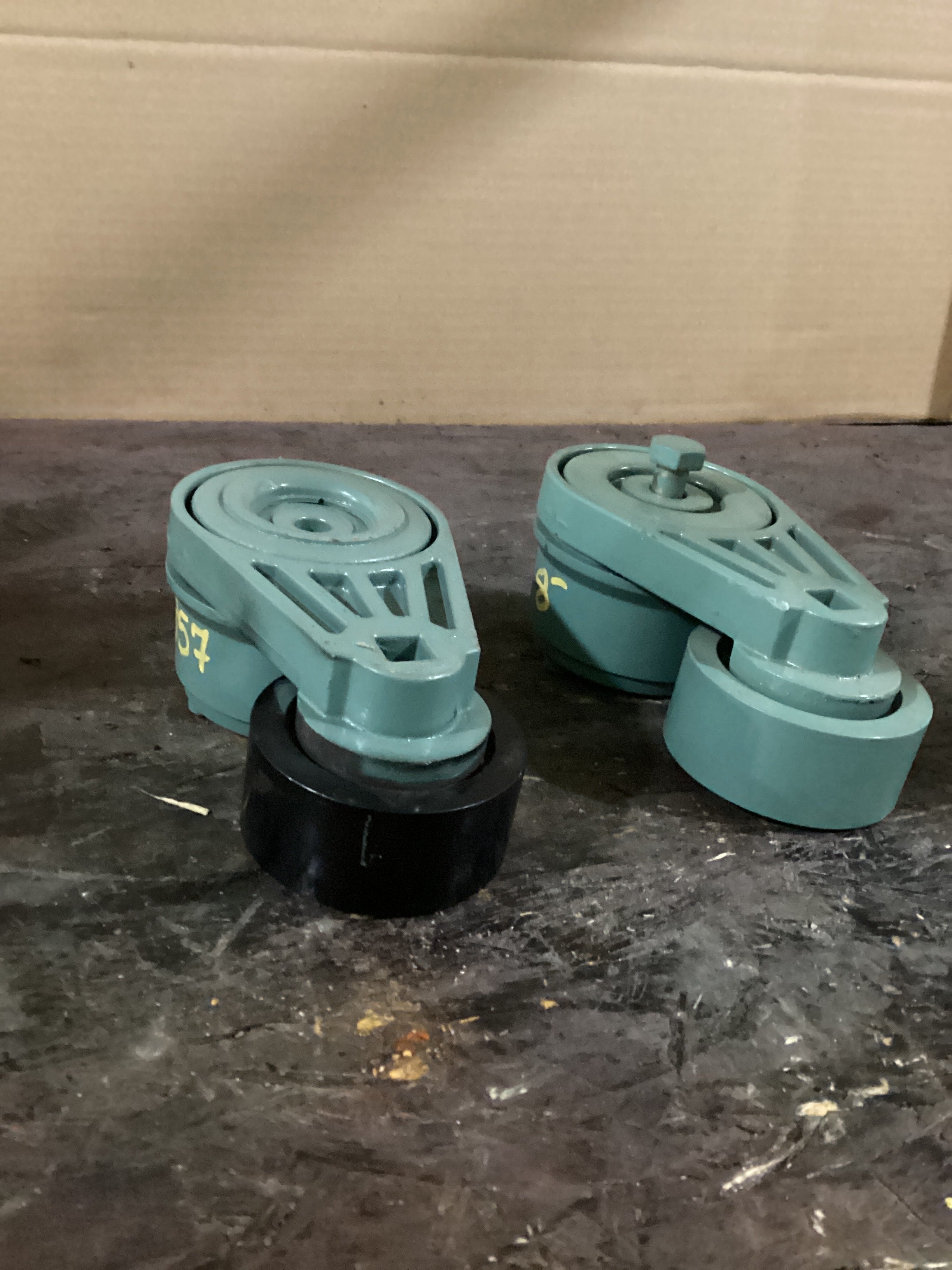 USED | ENGINE BELT TENSIONER DETROIT 12.7 | SKU857