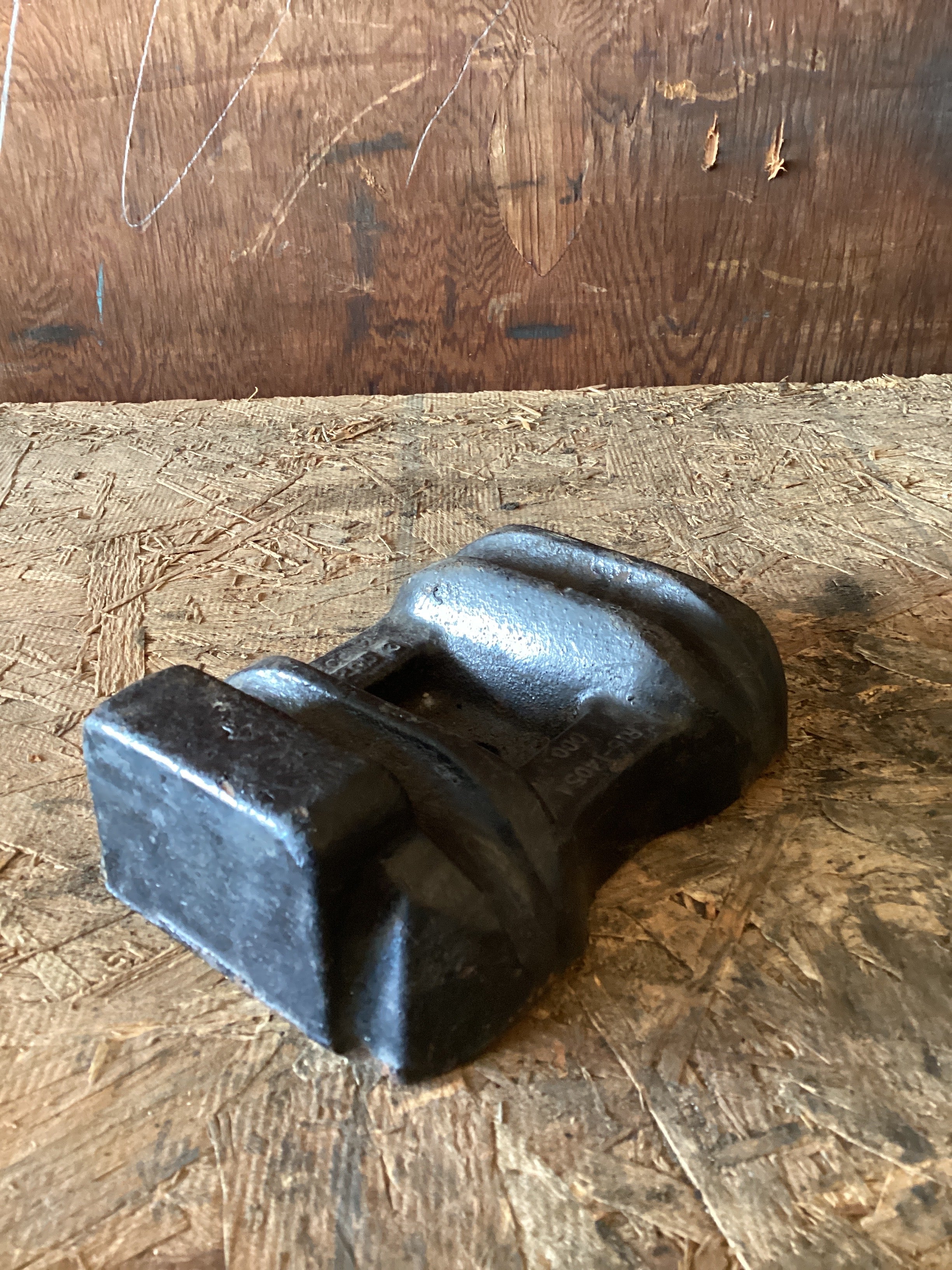 USED | LEAF SPRING U BOLT BAD BRACKET FREIGHTLINER | SKU1,005