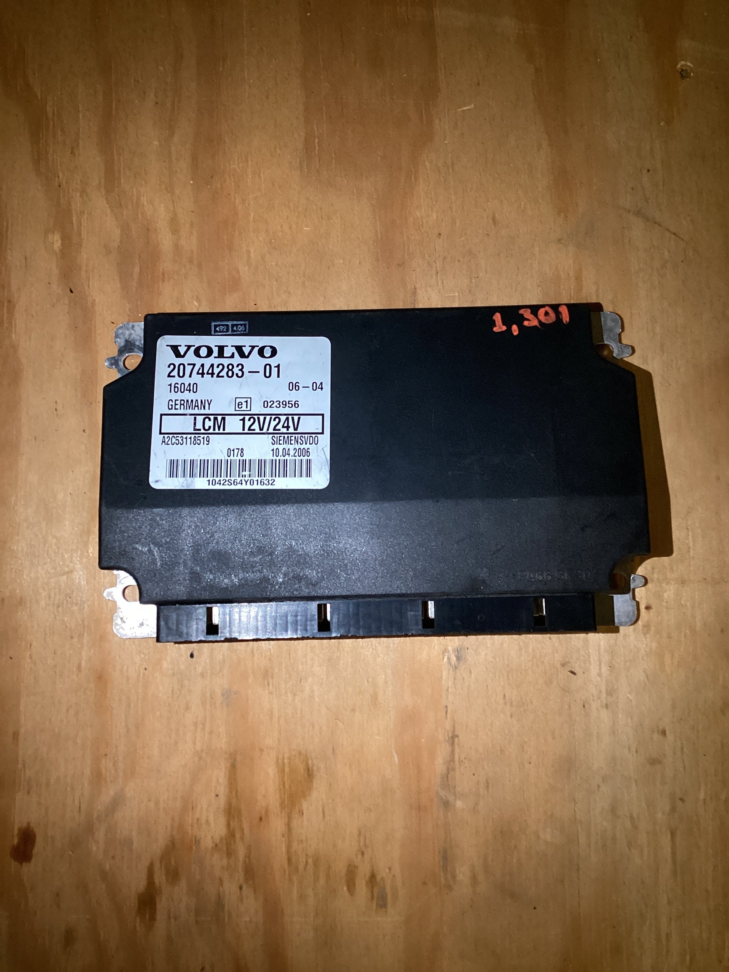 USED | DASH LIGHT CONTROL MODULE VOLVO | SKU1,301
