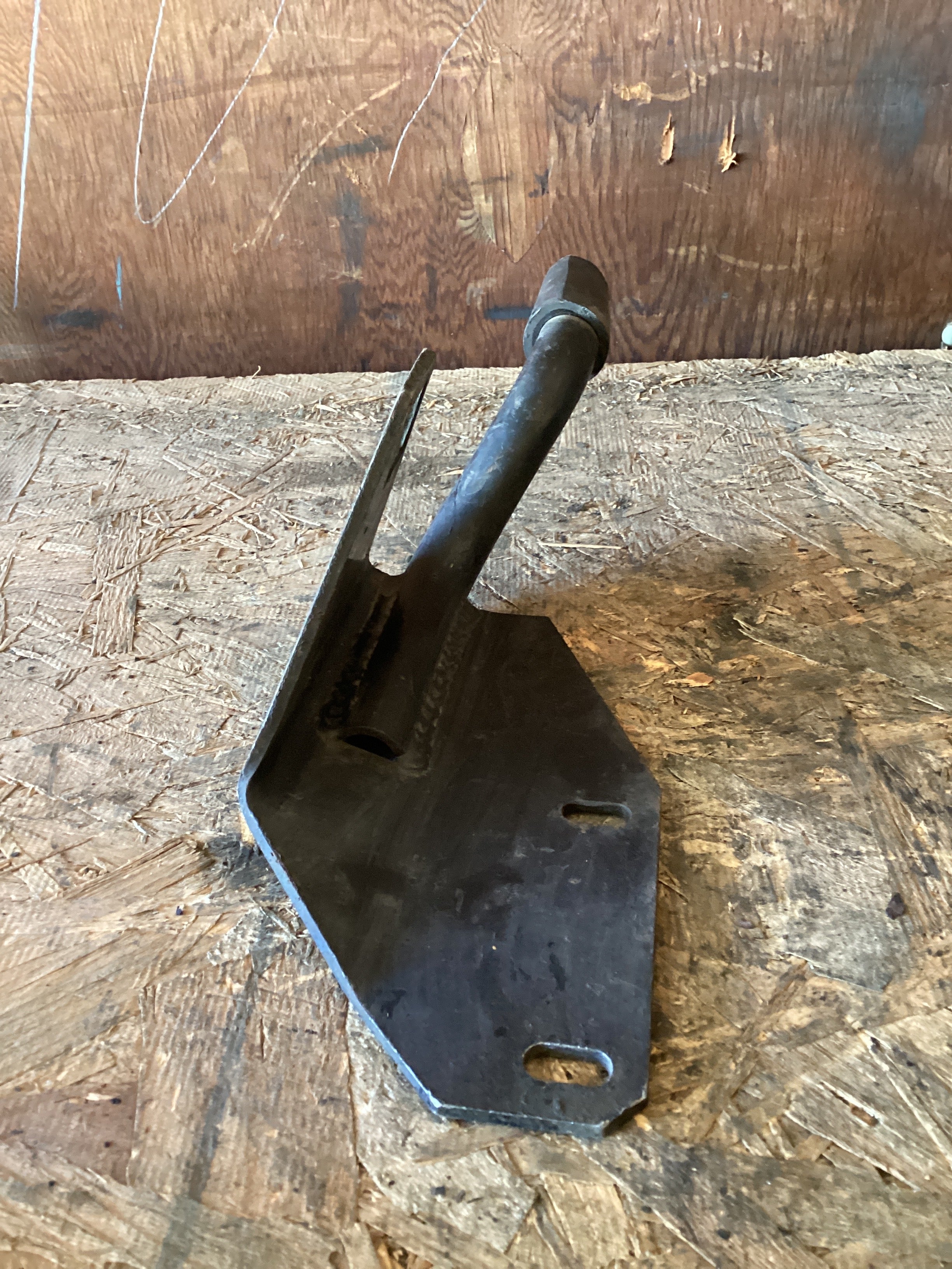USED | FAIRING SUPPORT BRACKET KENWORTH | SKU1,043