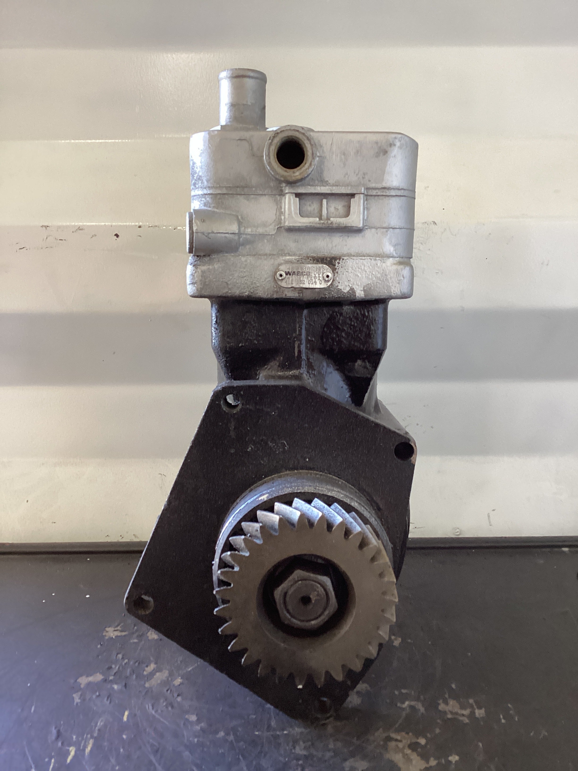 USED | AIR COMPRESSOR MERCEDEZ BENZ MBE4000 | SKU481