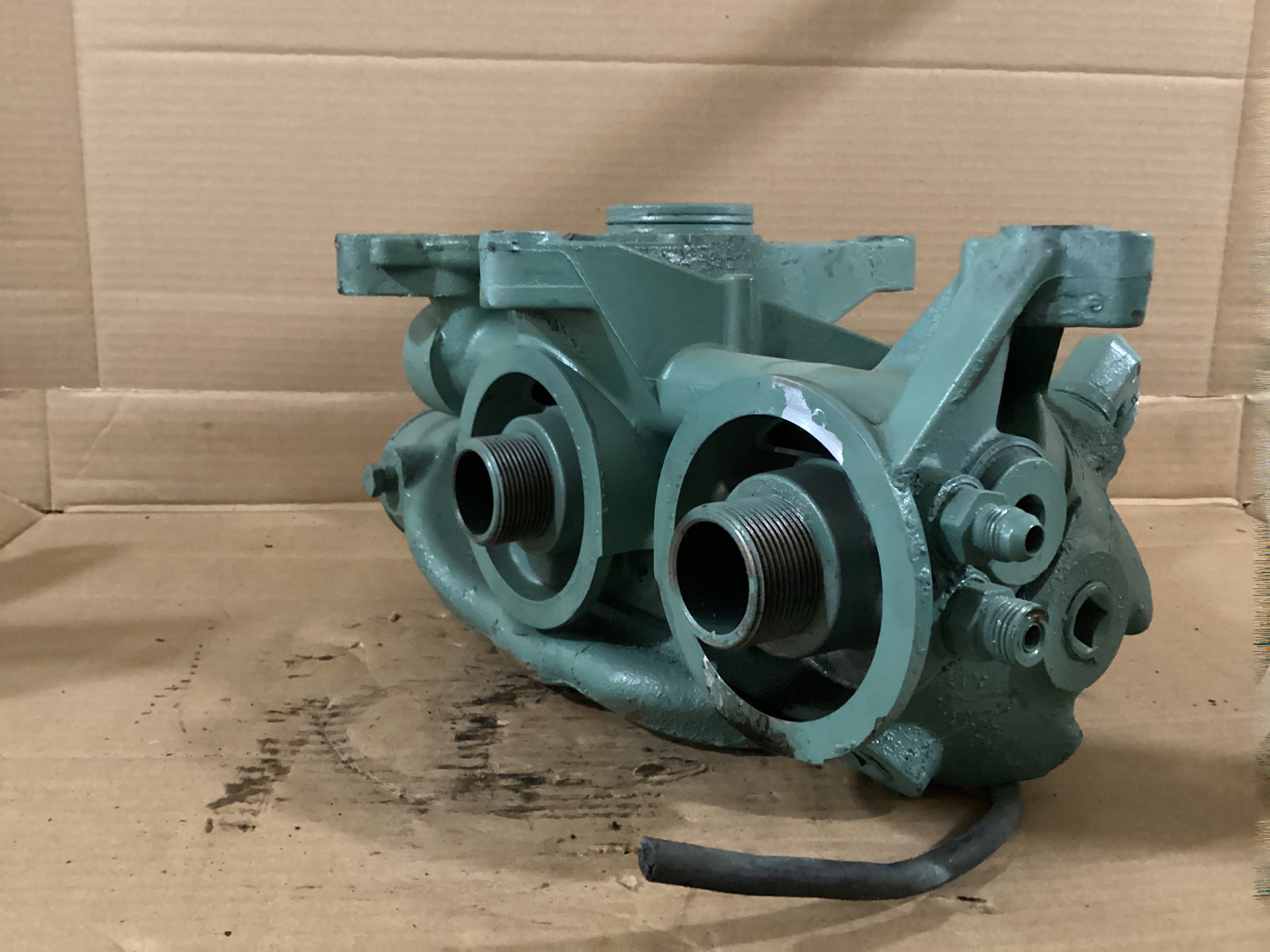 USED | OIL FILTER BASE HOUSING DETROIT 14L | SKU804