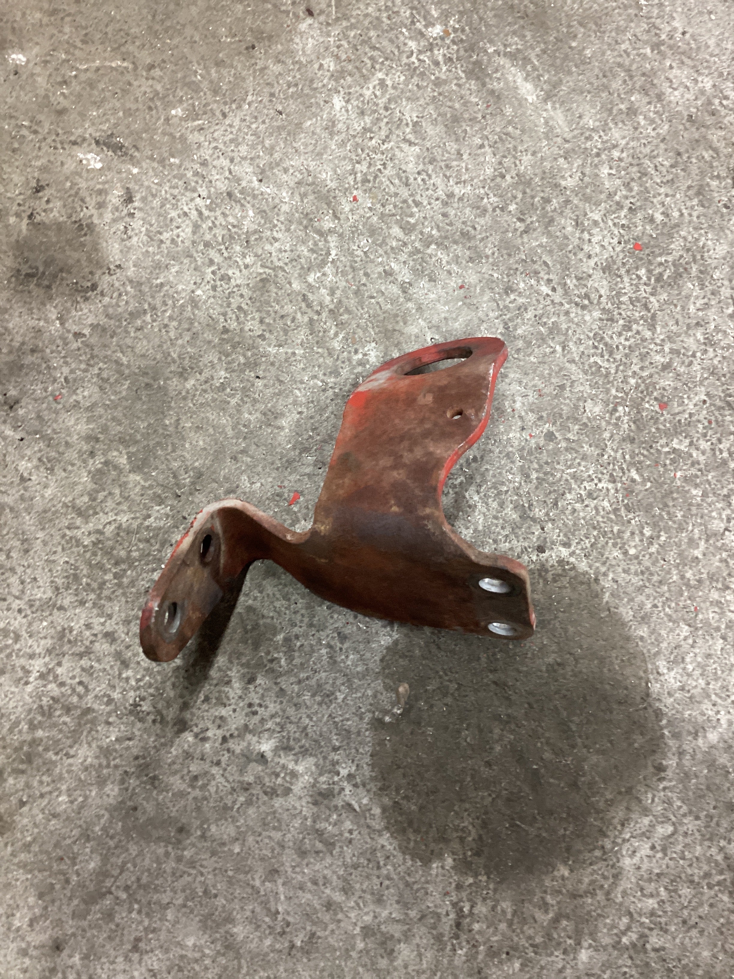 USED | ENGINE LIFTING BRACKET CUMMINS ISB 2012 | SKU1,152