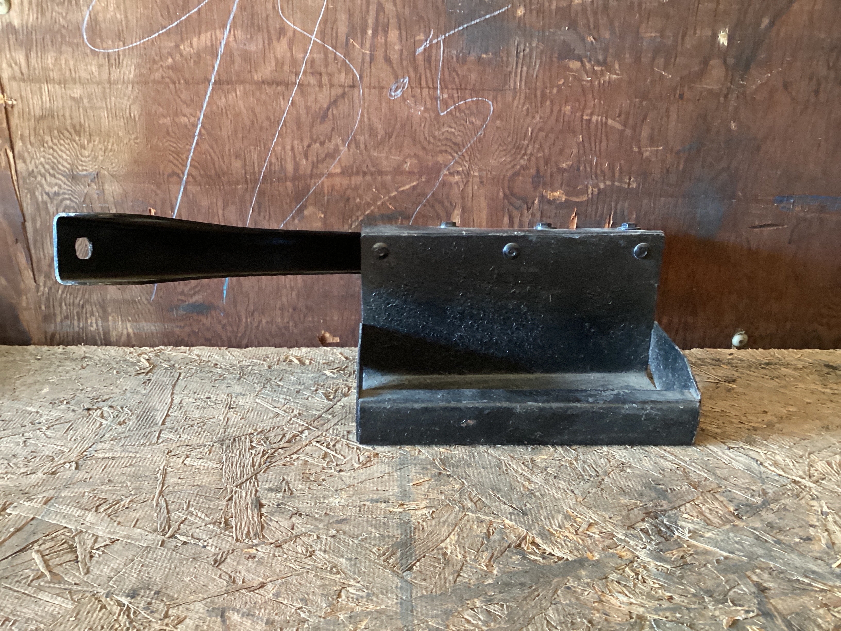 USED | CAB EXTENDER FAIRING BRACKET ASSY FREIGHTLINER | 1,075