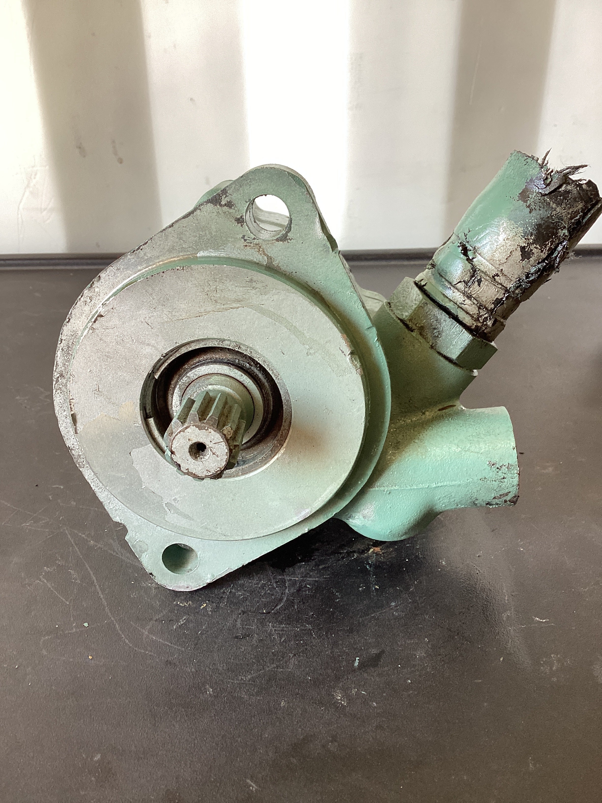 USED | POWER STEERING PUMP LHS | SKU496