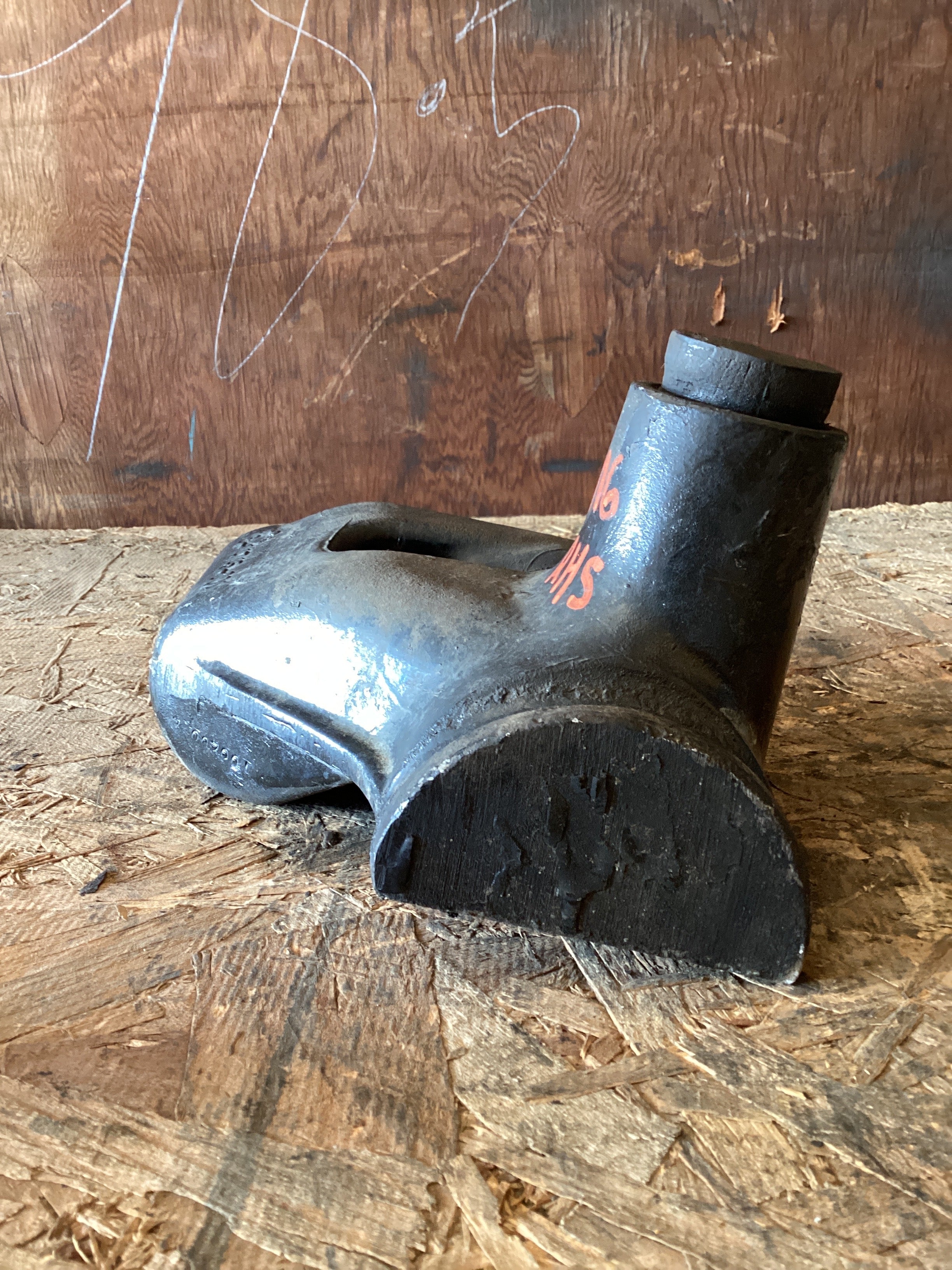 USED | FRONT SUSPENSION LEAF SPRING BUMP STOP WITH LOWER SHOCK MOUNT RHS FREIGHTLINER | SKU1,016