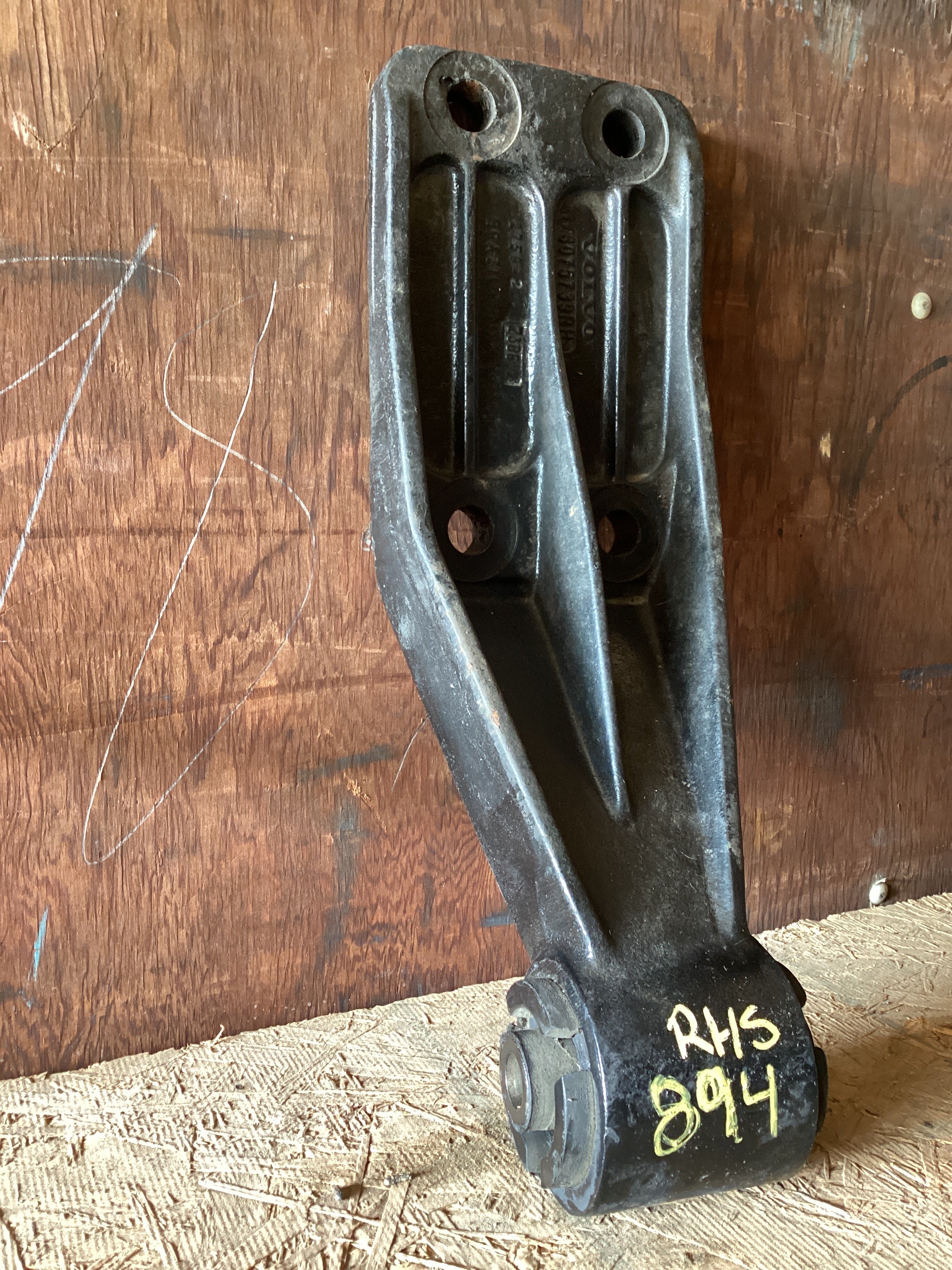 USED | CAB SUPPORT RGS VOLVO | SKU894