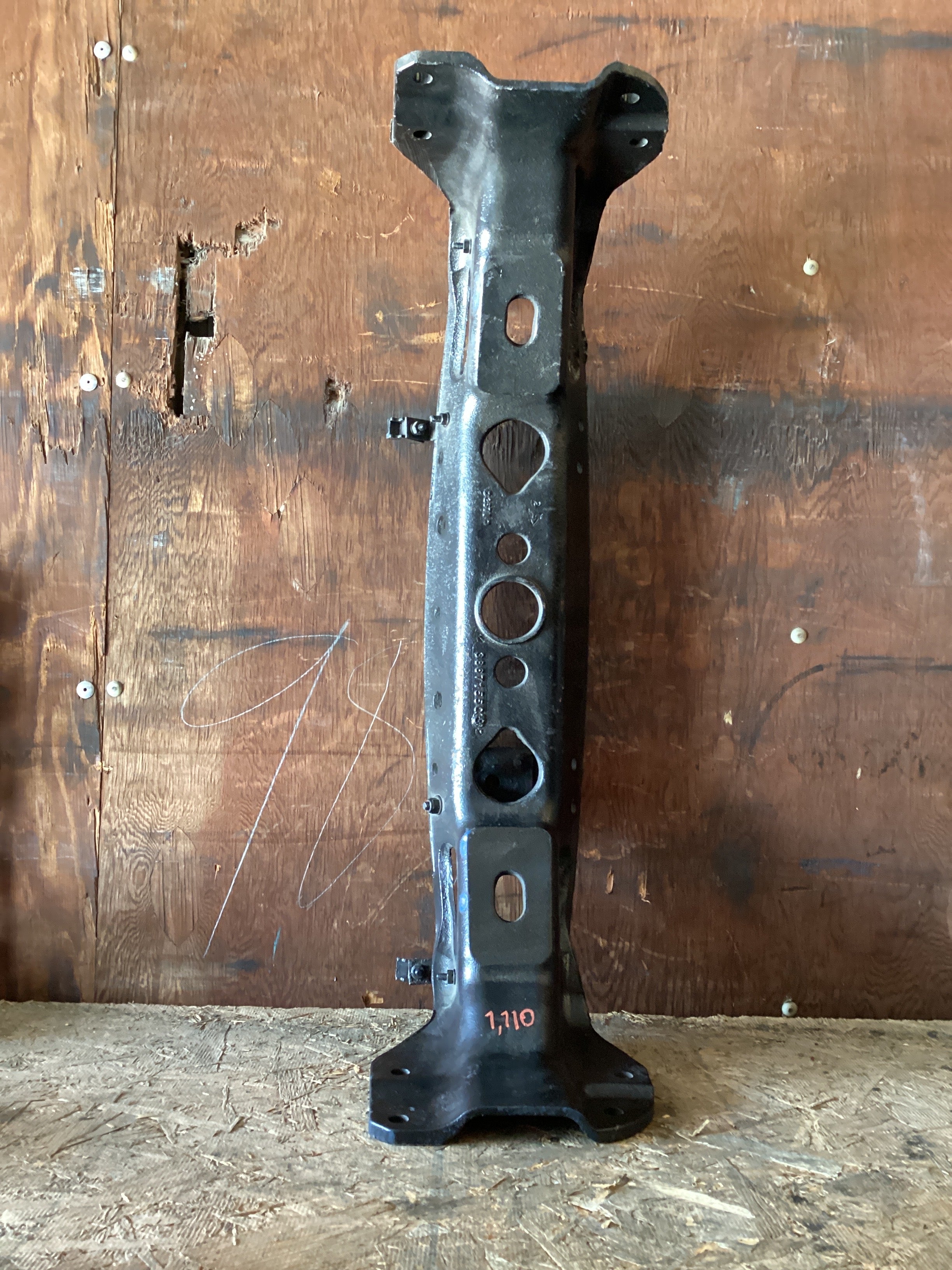 USED | FRAME CROSSMEMBER INTERNATIONAL | SKU1,110