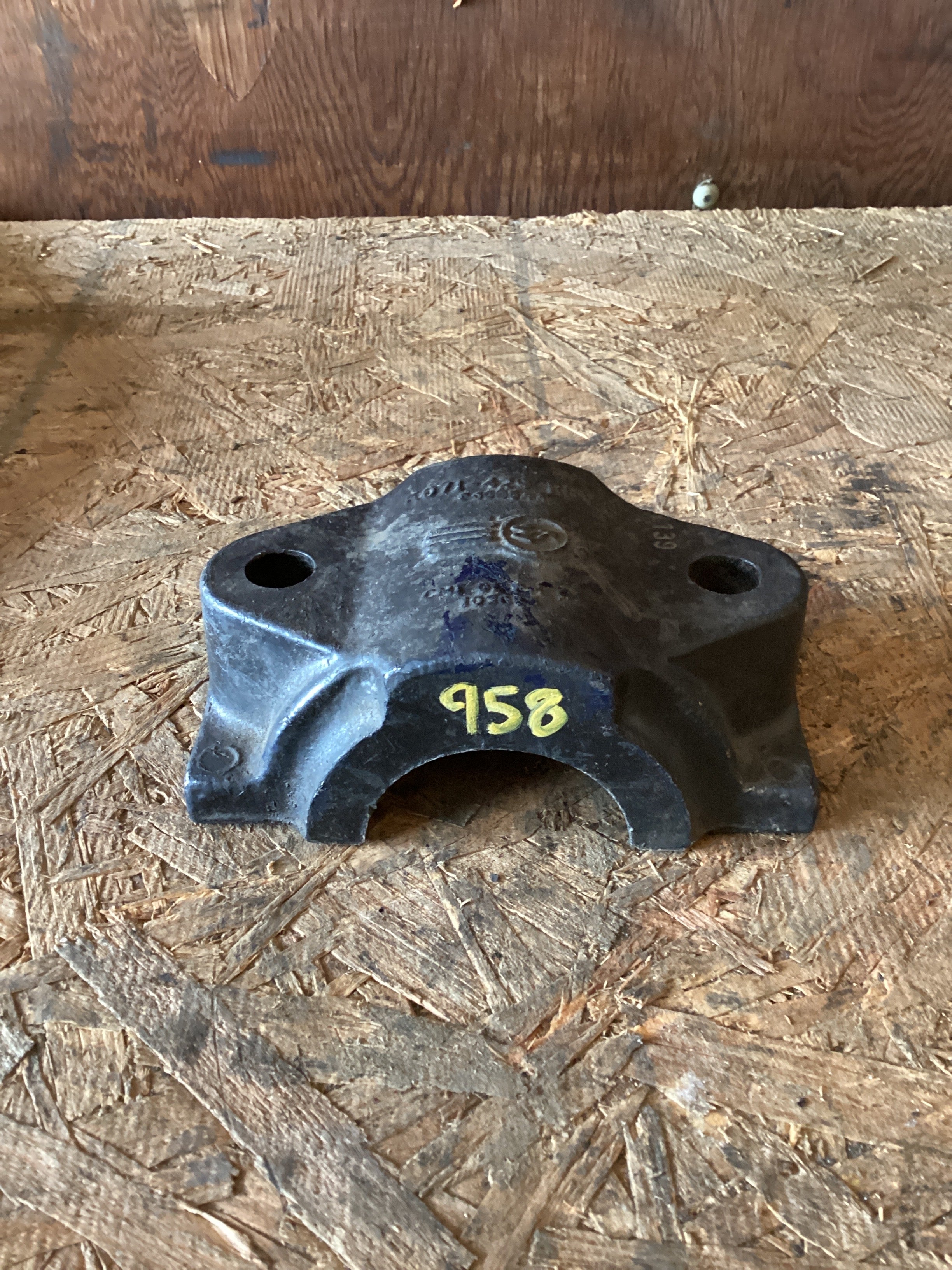 USED | STABILIZER BAR FRAME CAP KENWORTH | SKU958