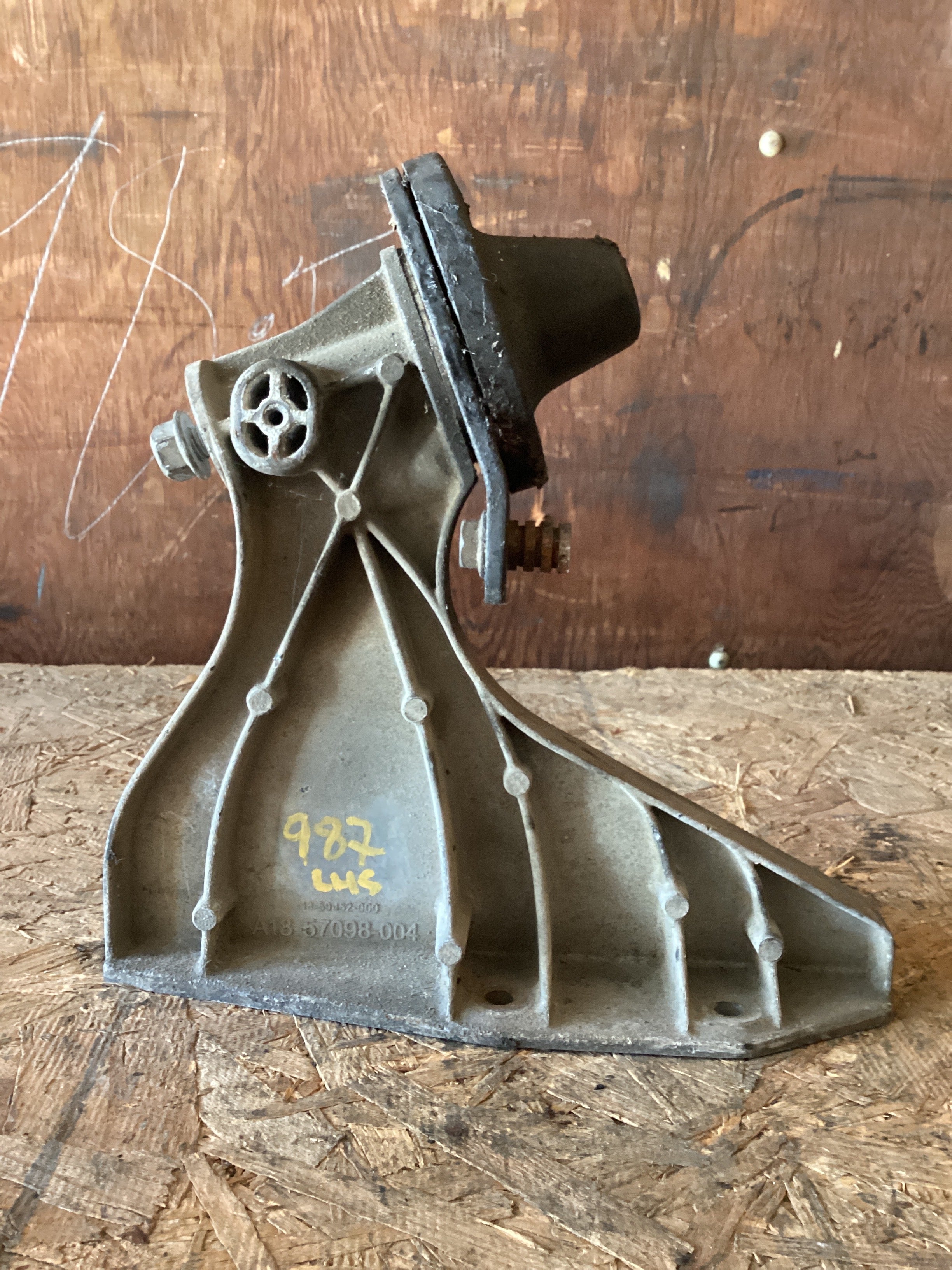 USED | HOOD MOUNT BRACKET LHS CASCADIA | SKU987