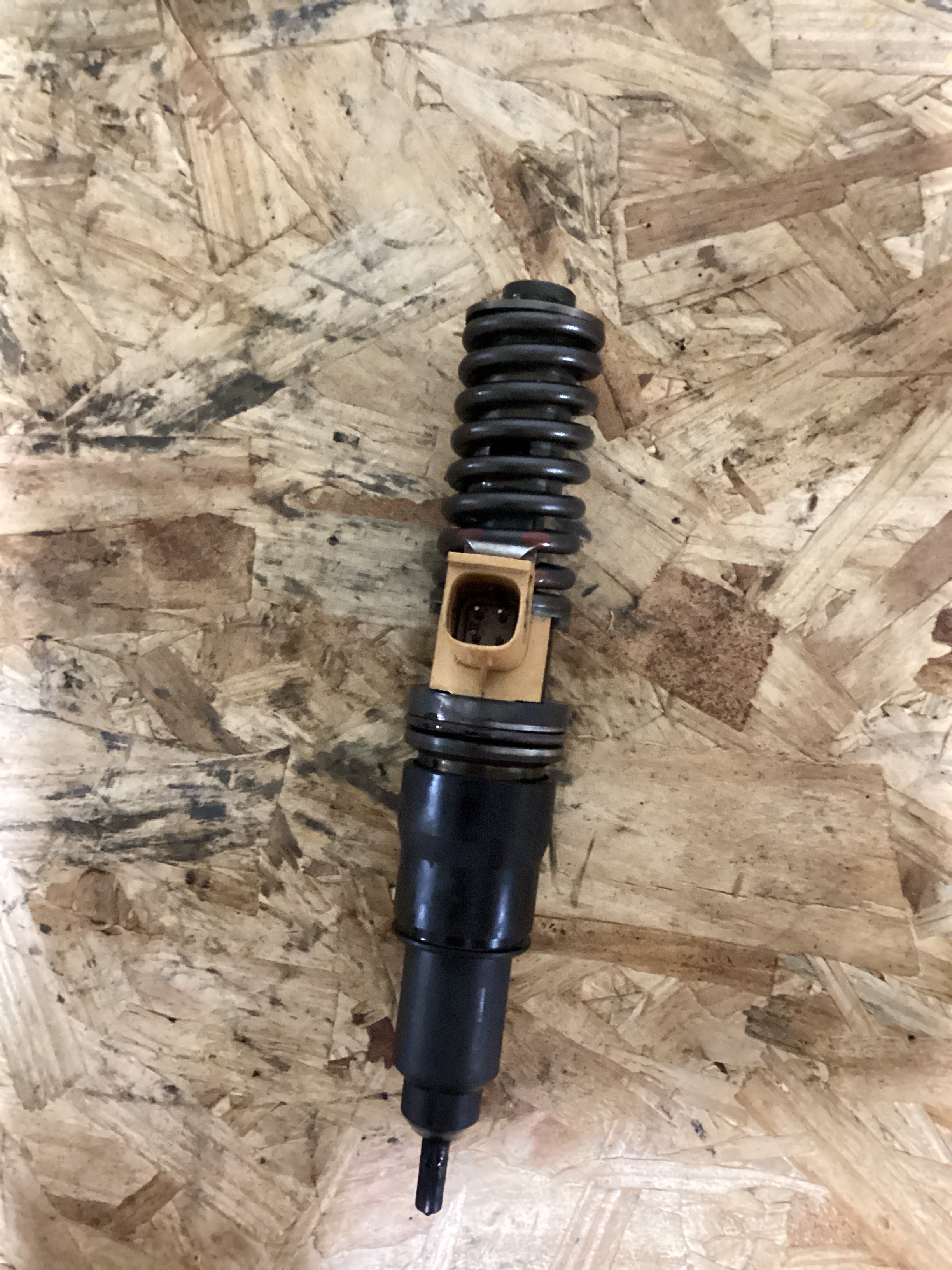 USED | FUEL INJECTOR VOLVO D13 | SKU786