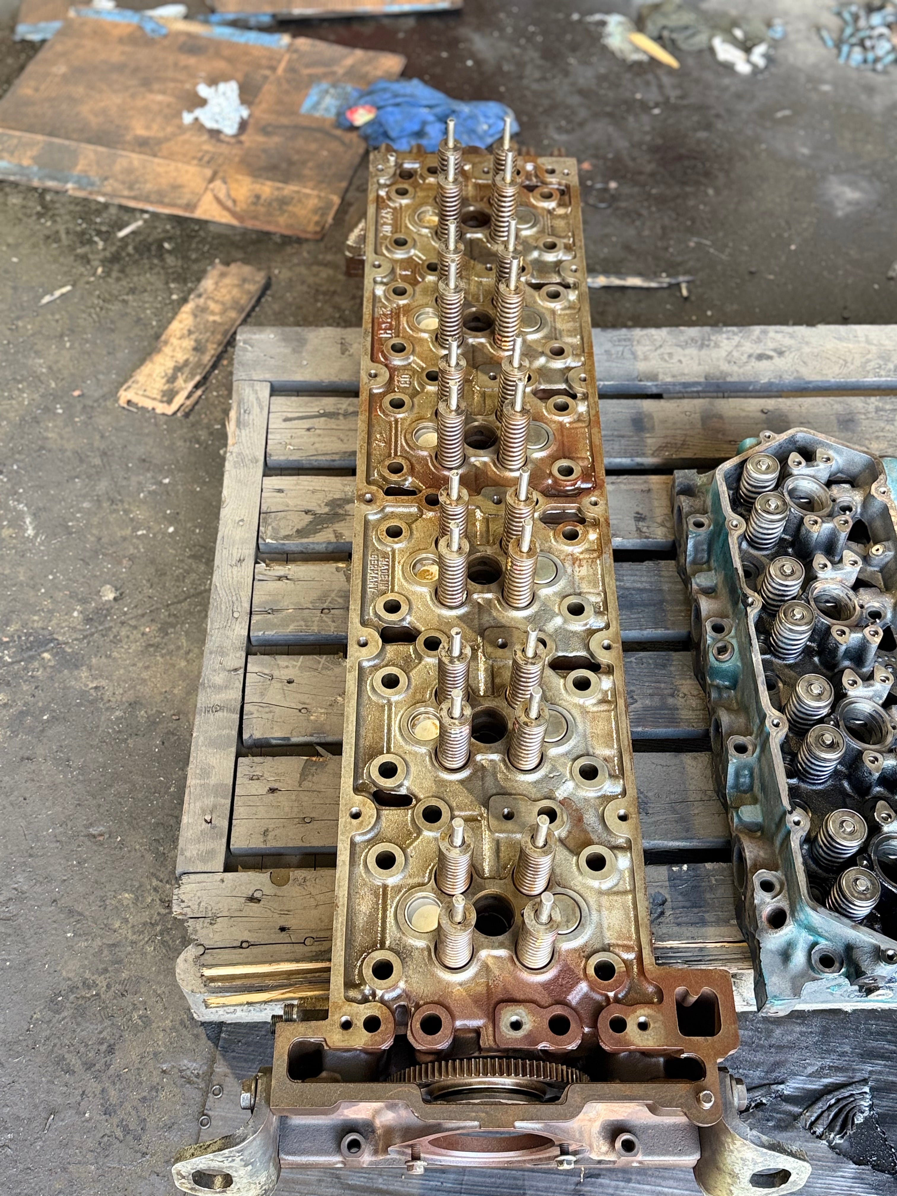 USED ENGINE CYLINDER HEAD MERCEDES MBE 4000 NOT REBUILD | SKU1,241