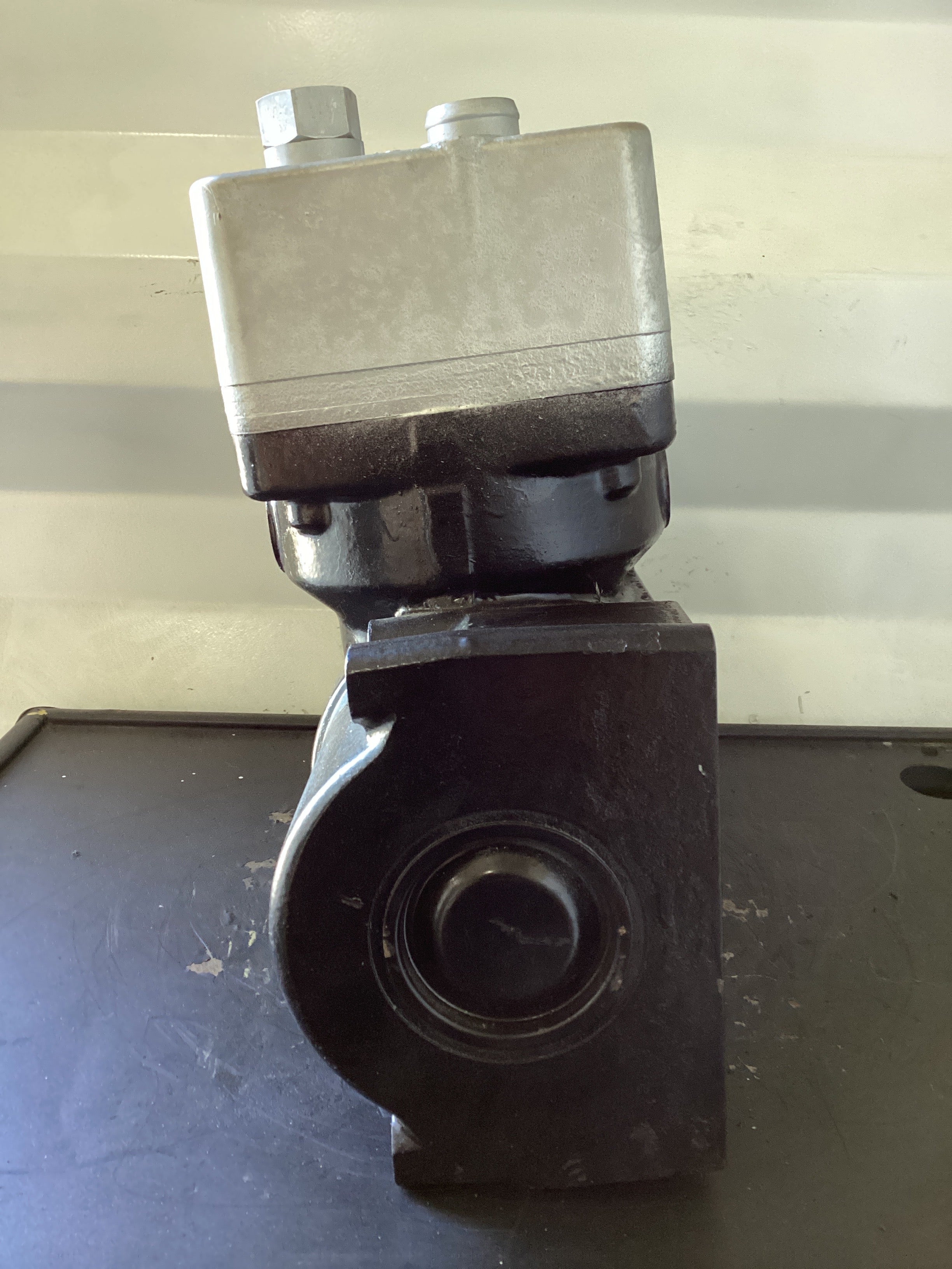 USED | AIR COMPRESSOR MAXXFORCE 13 | SKU483