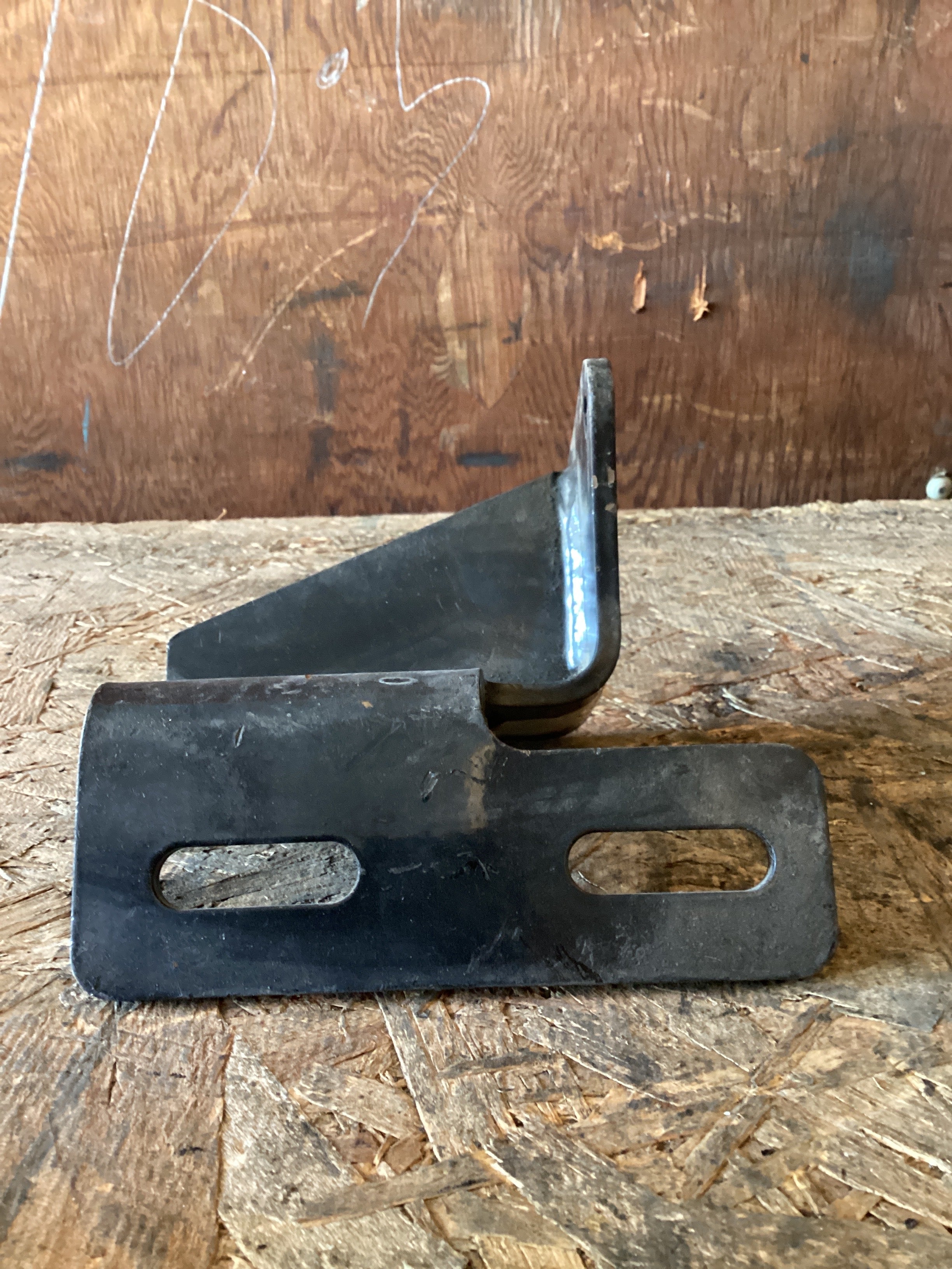 USED | FRONT BUMPER BRACKET LHS KENWORTH | SKU1,029